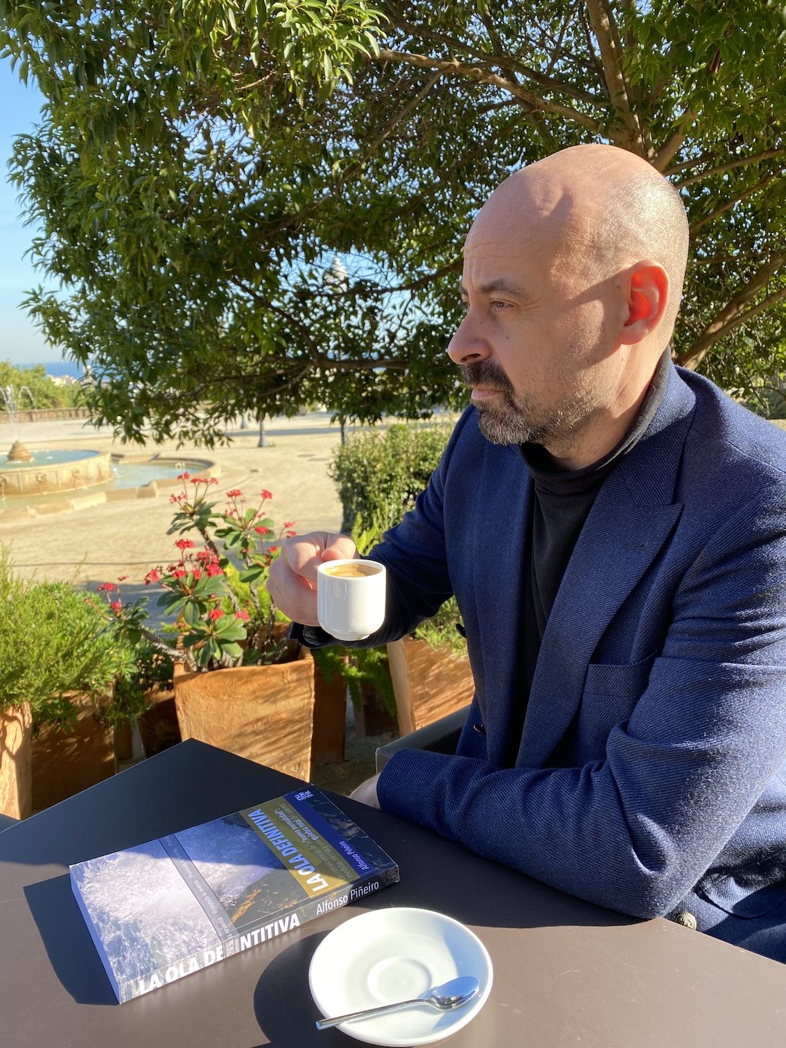 "Despertar del milagro de las vacunas como única solución será doloroso", según Piñeiro