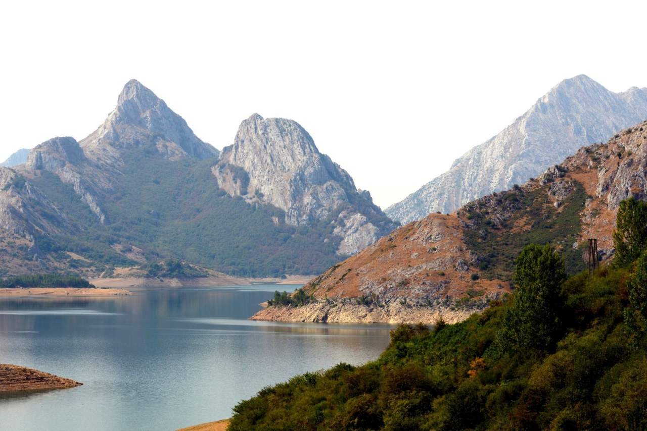 Descenso canoa y alojamiento en picos de Europa