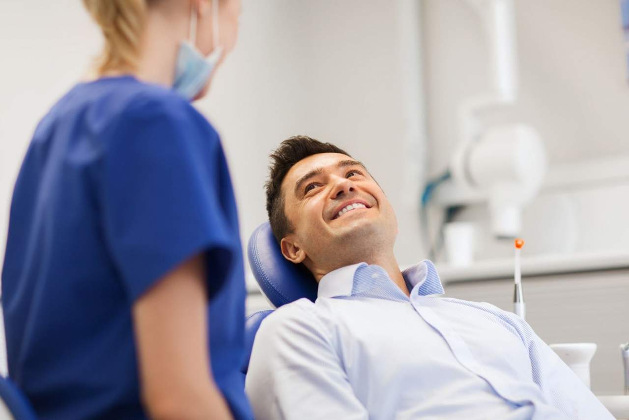 Implantes cigomáticos. ¿Qué son? ¿Por qué son populares? Por Clínica Helident