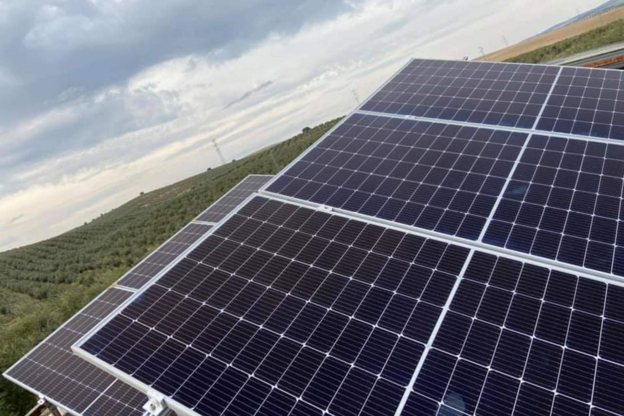 Instalación de placas fotovoltaicas con AGRUPACIONES & SOLUCIONES SOLARES. La popularidad de la energía solar fotovoltaica