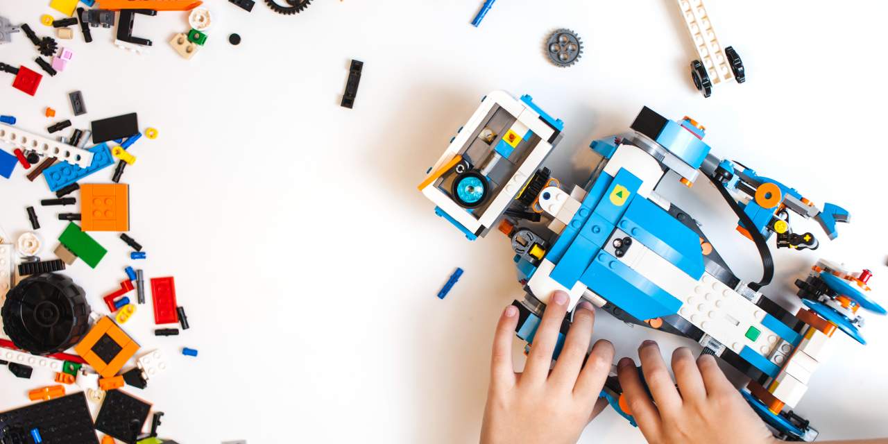 La robótica educativa permite aprender haciendo y programar jugando
