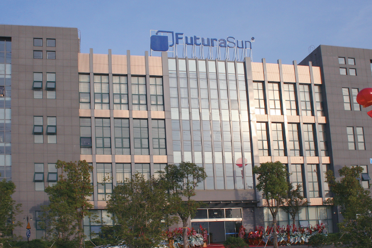 El autoconsumo en España se podrá beneficiar de los nuevos paneles solares Futura Zebra IBC
