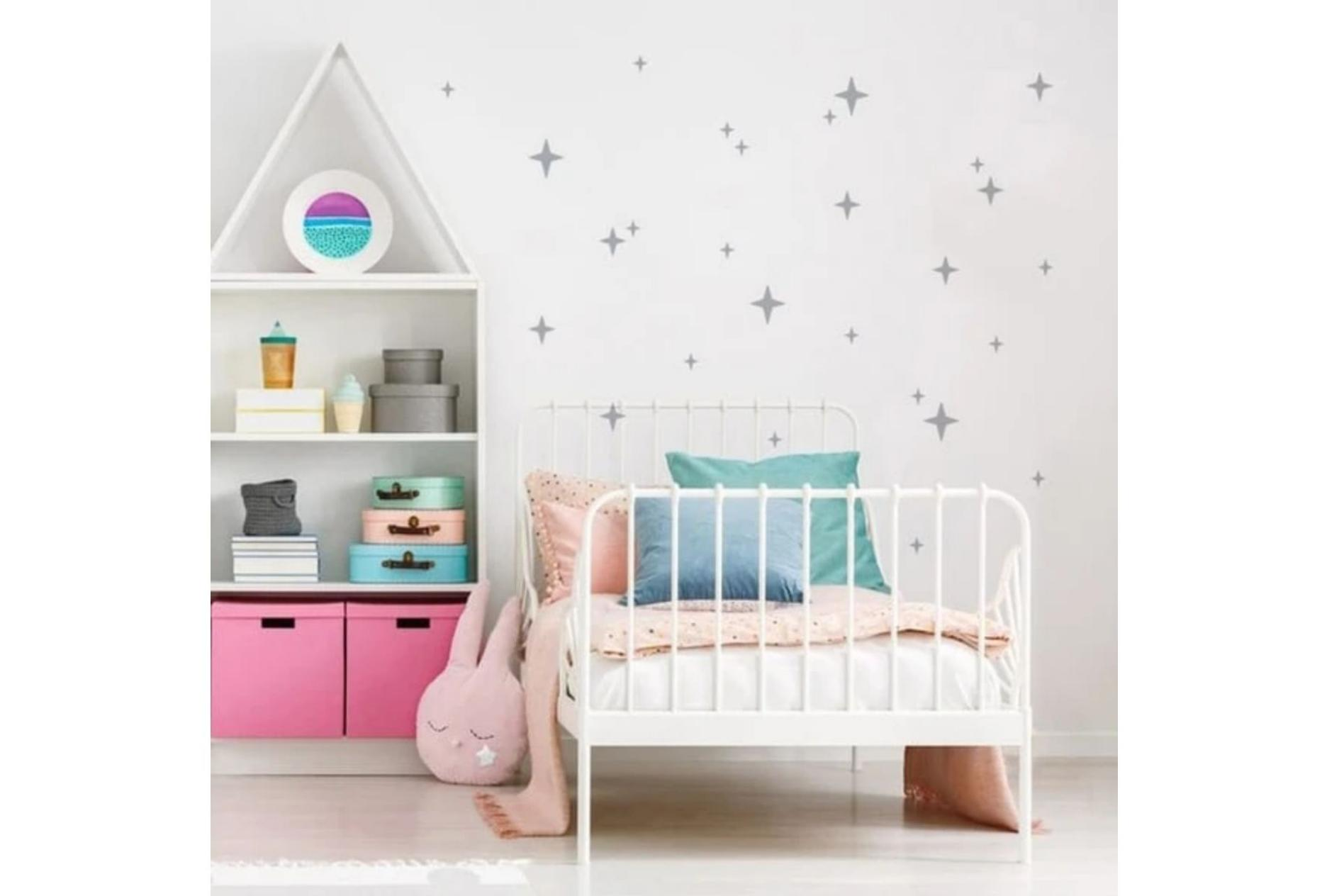 Los vinilos de pared infantiles son una de las opciones más recomendadas para recién nacidos: Nicolasito