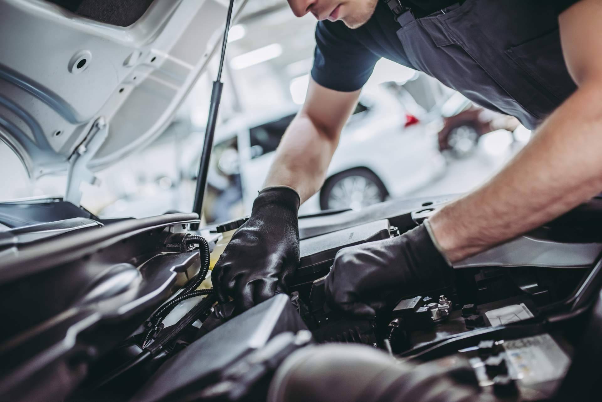 Curso de Mecánica y Electricidad del Automóvil por el Instituto Técnico de Automoción