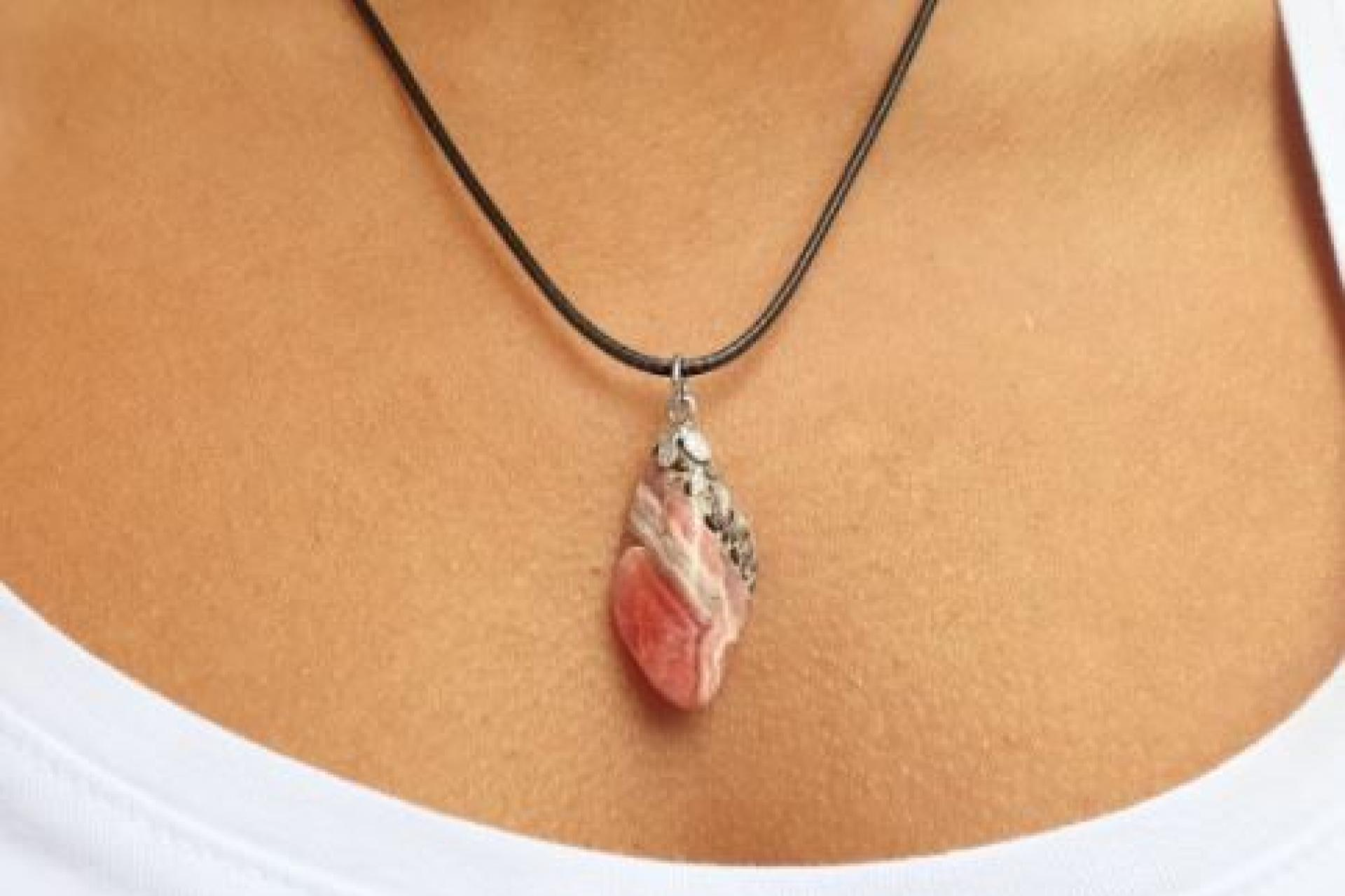 Colgantes de piedras para todos los gustos en Tierra de Gemas, tienda de minerales online