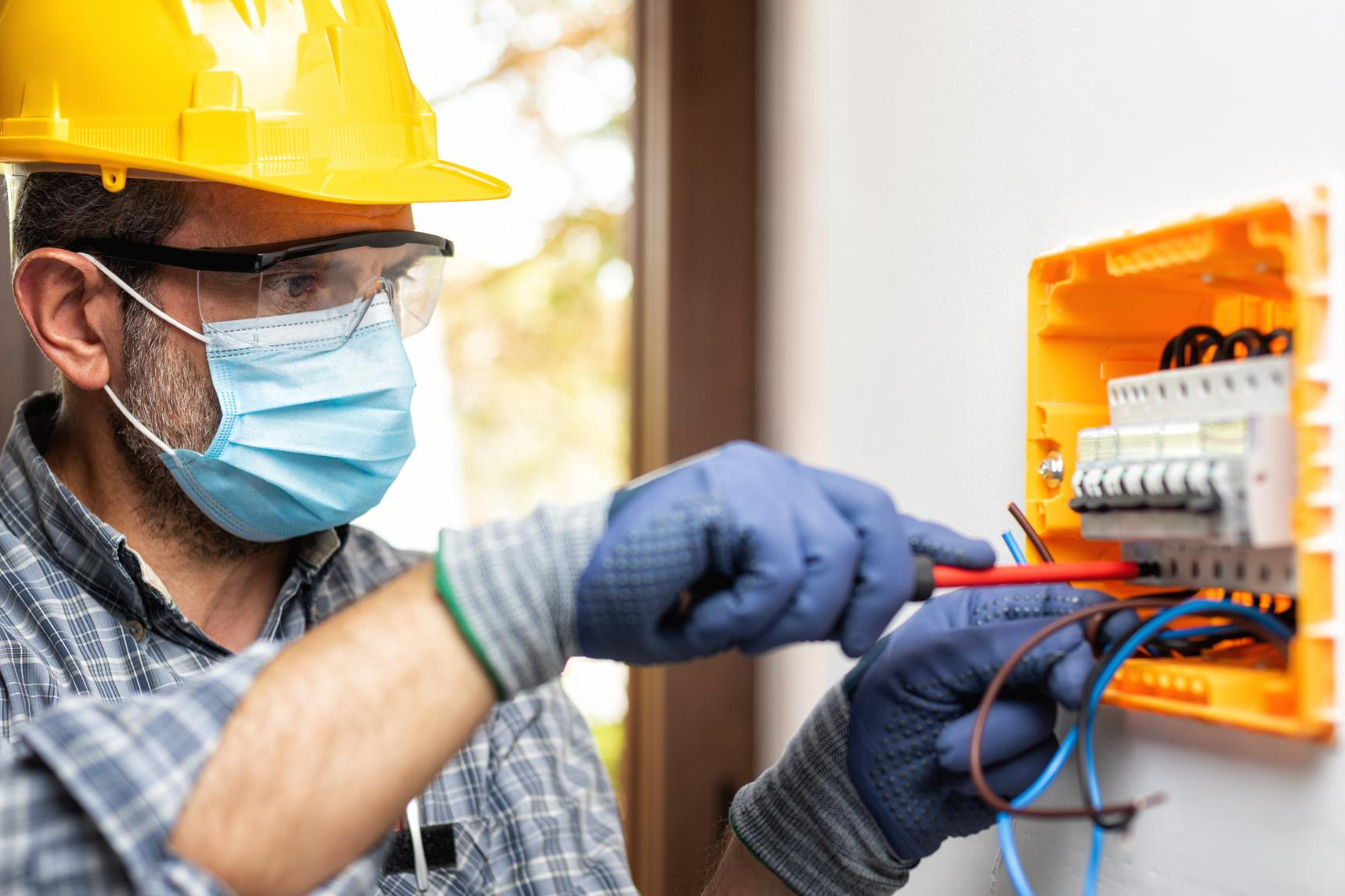 Trabajo Autónomos facilita encontrar electricistas en Zaragoza
