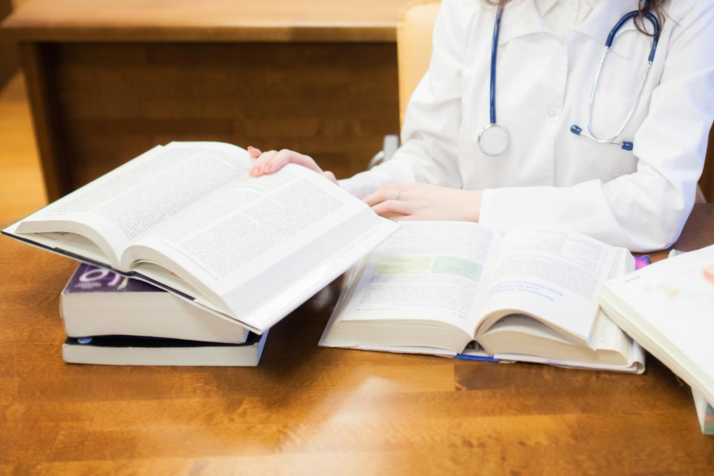 ¿Cómo enfocar una tesis doctoral? Ayuda Universitaria Cum Laude