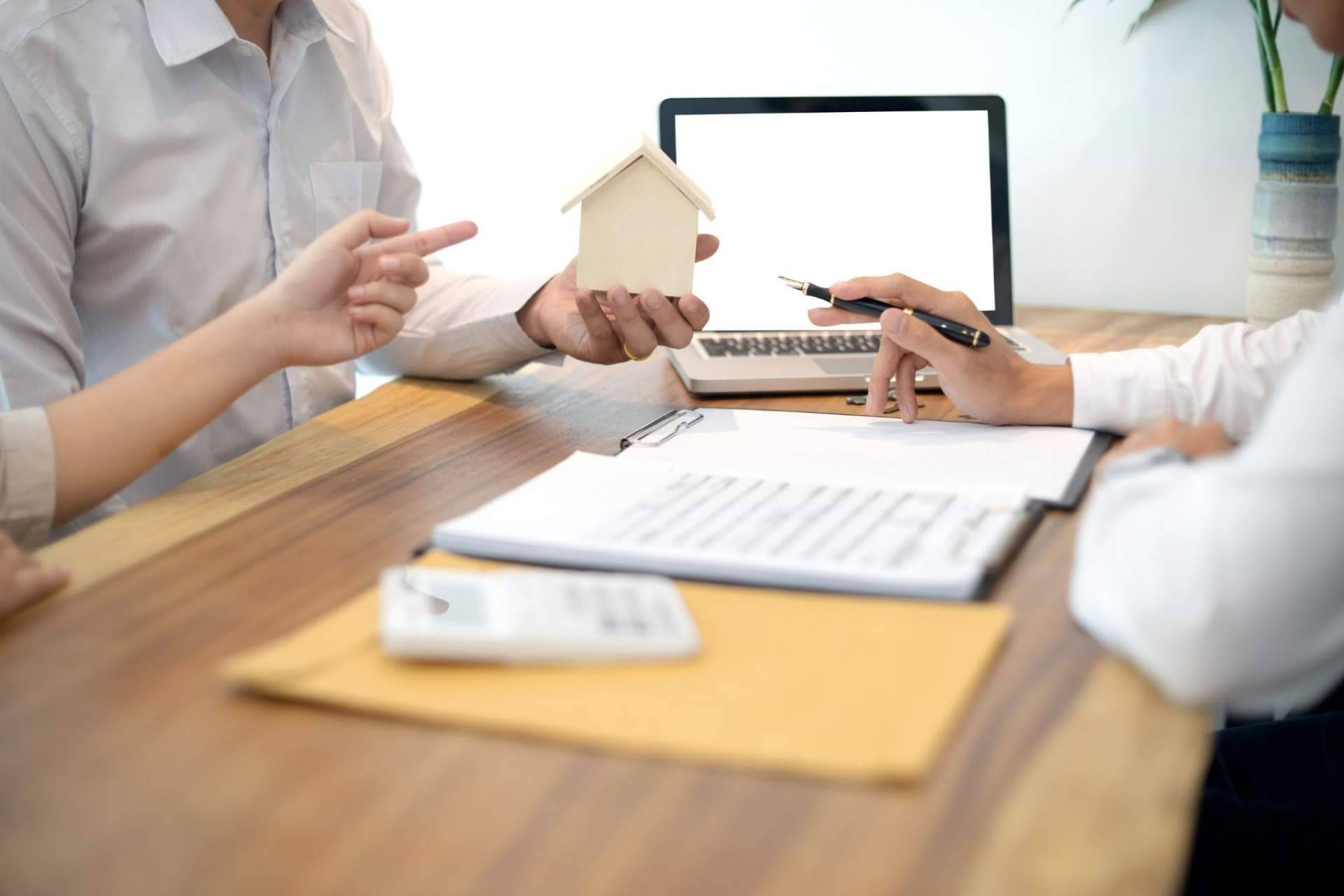 Houslitas: la primera opción para vender una casas sin comisiones en España