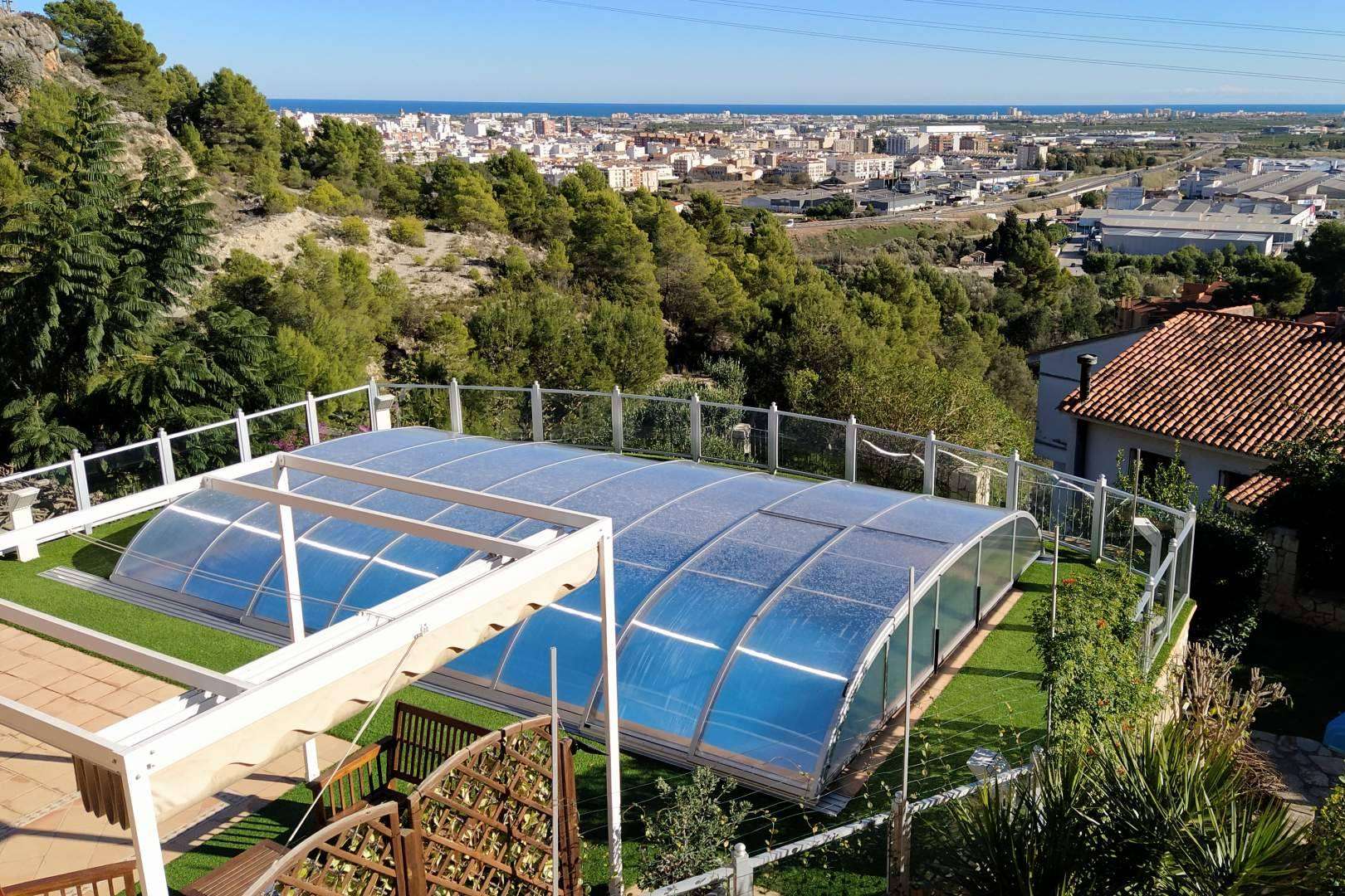 Piscinas protegidas todo el año con cubiertas adaptables COVERTTO