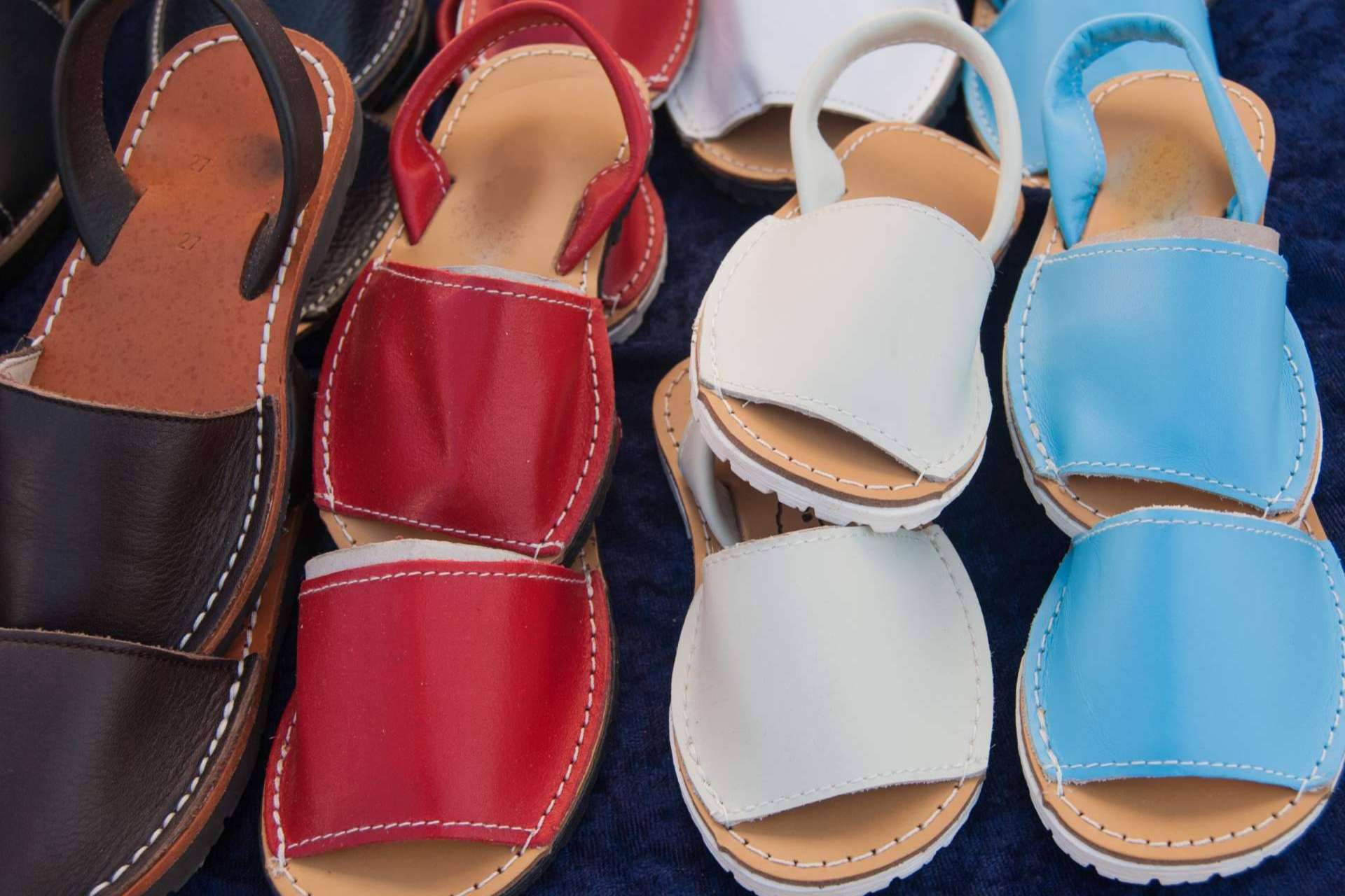Moda artesana con Markaroli: menorquinas zapatos
