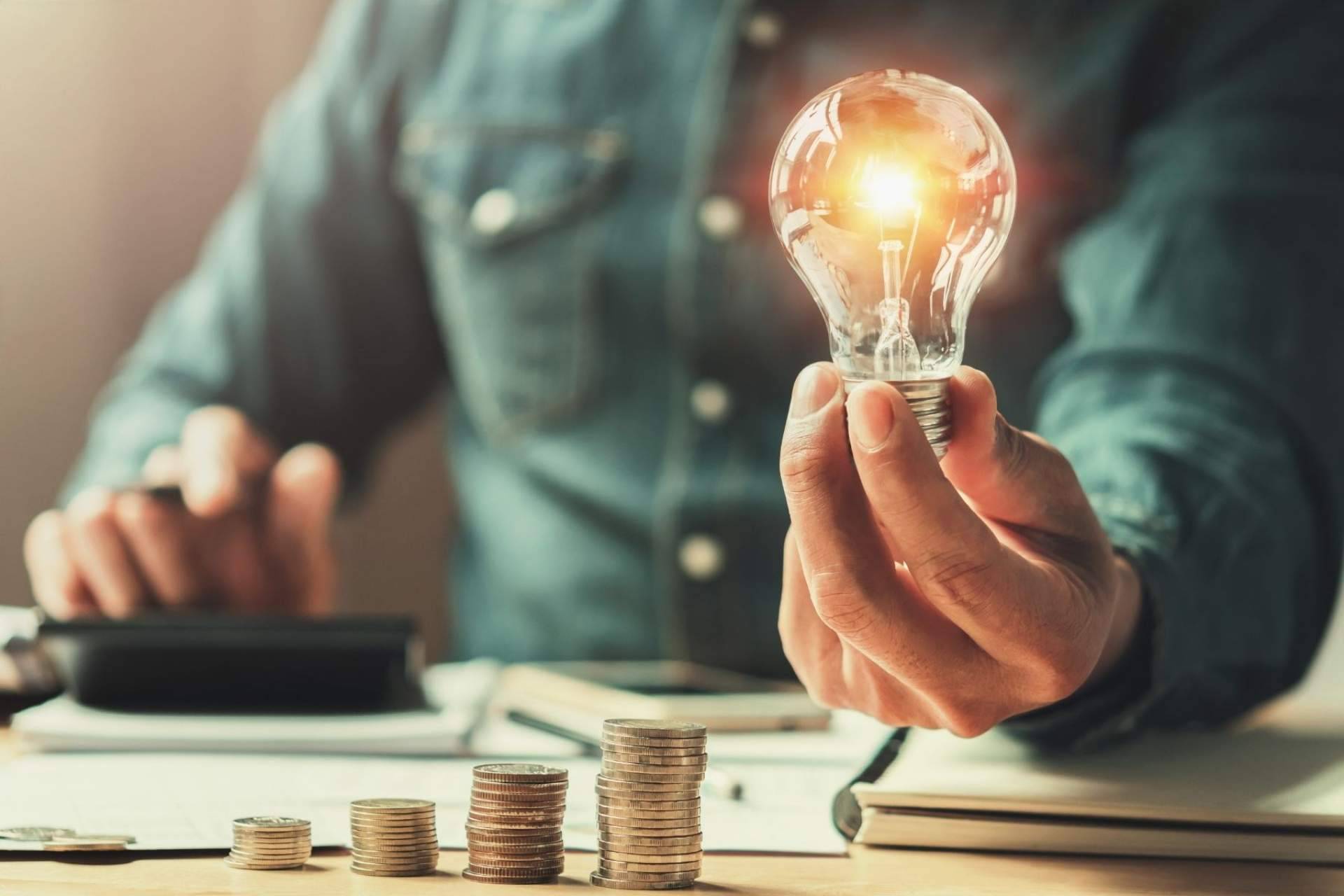 ¿En qué consiste el ahorro energético del comercializador de luz y gas en España? por DBF Promo Energía