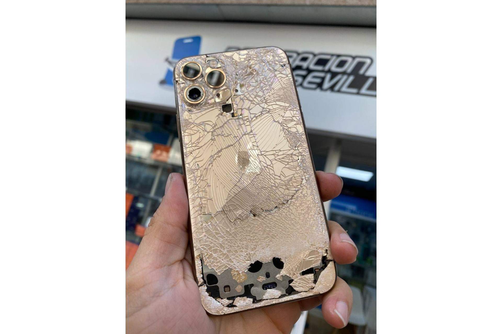 ¿Dónde encontrar especialistas en reparaciones de iPhone e iPads en Sevilla?