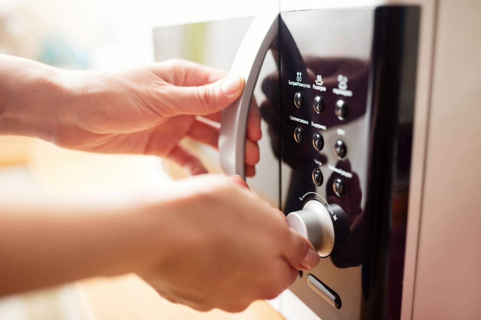 TOP Microondas: ¿Cuáles son las diferencias entre un microondas integrable y uno de superficie?