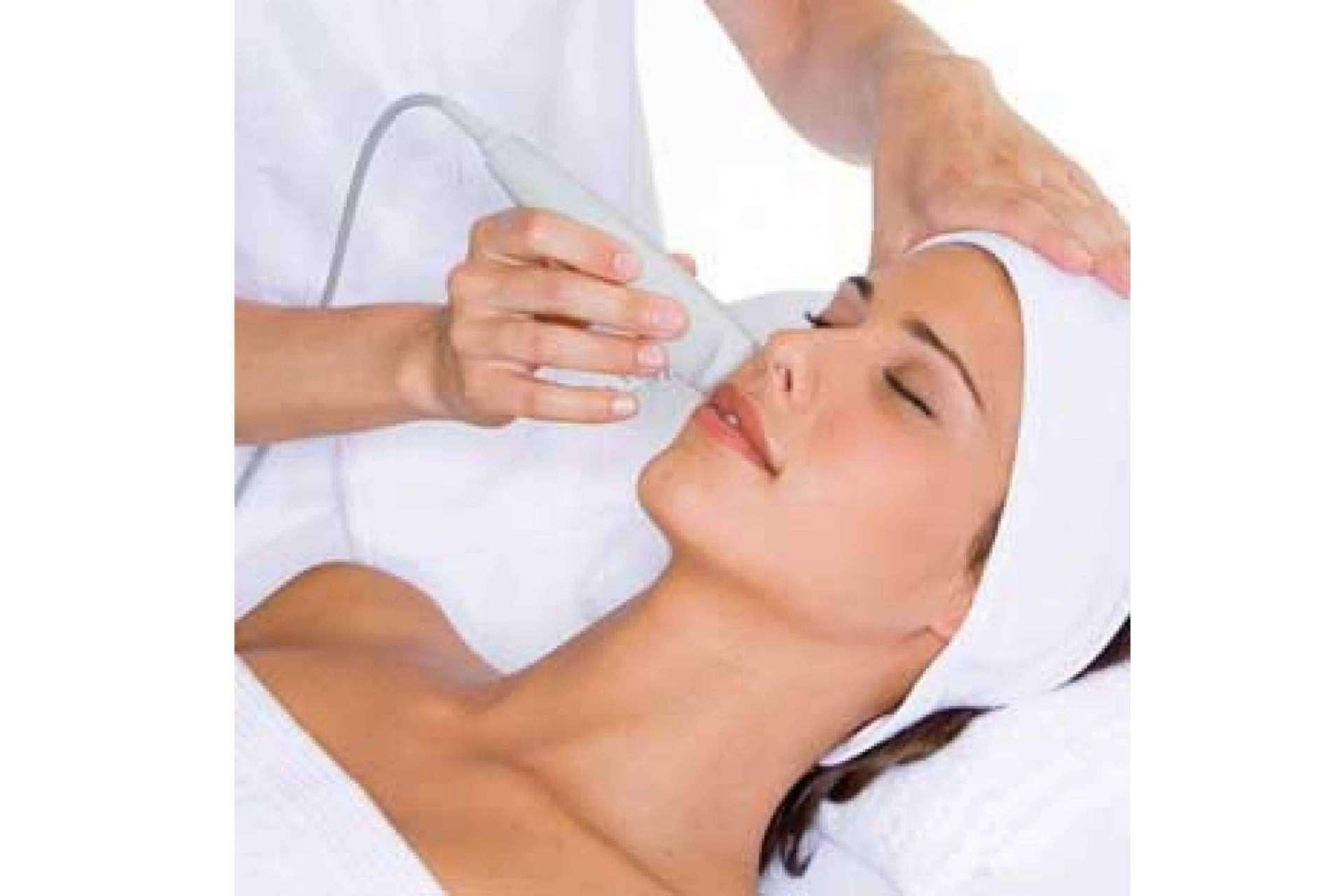 El tratamiento facial profesional de MiCleo en clínicas y centros de estética es uno de los más solicitados