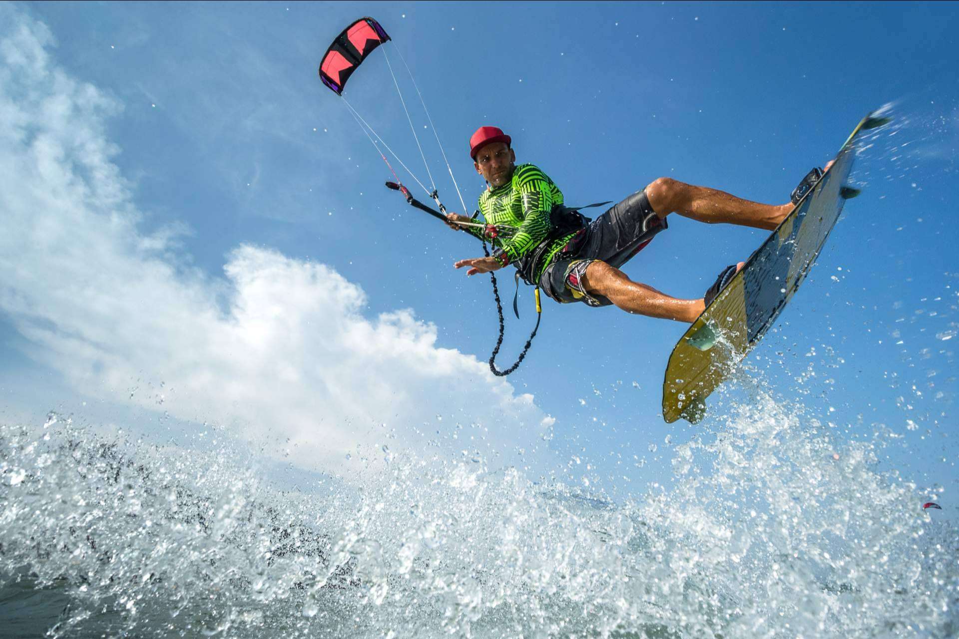 La escuela de kitesurf 3 Sixty Kite School Tarifa dispone de cursos de kitesurf para todos los niveles