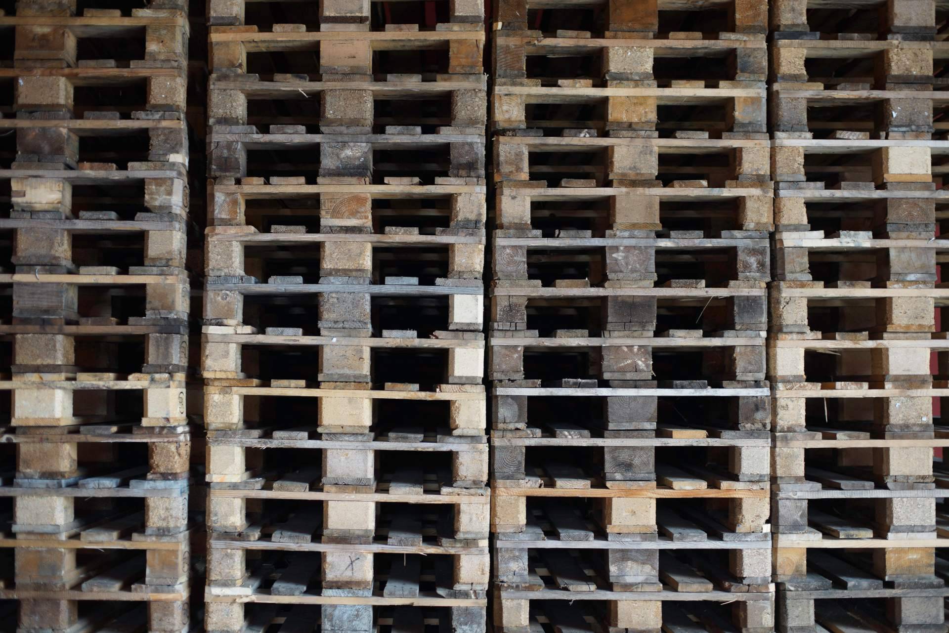 Palés reciclados de madera en una de las empresas líderes en el sector, Europalet