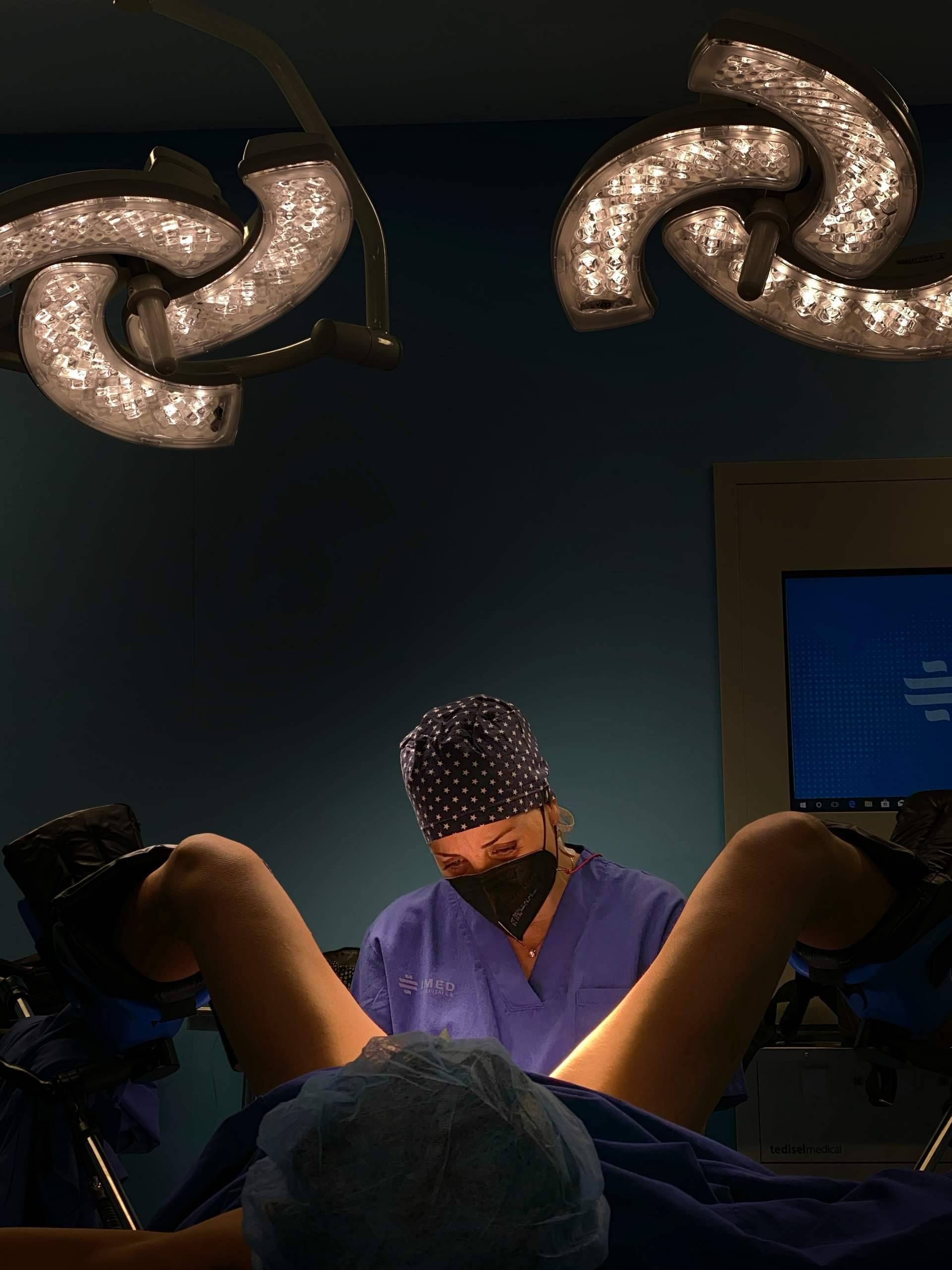 La Dra. Patricia Gutiérrez Ontalvilla realiza el tratamiento para Liquen Escleroso Vulvar con células madre