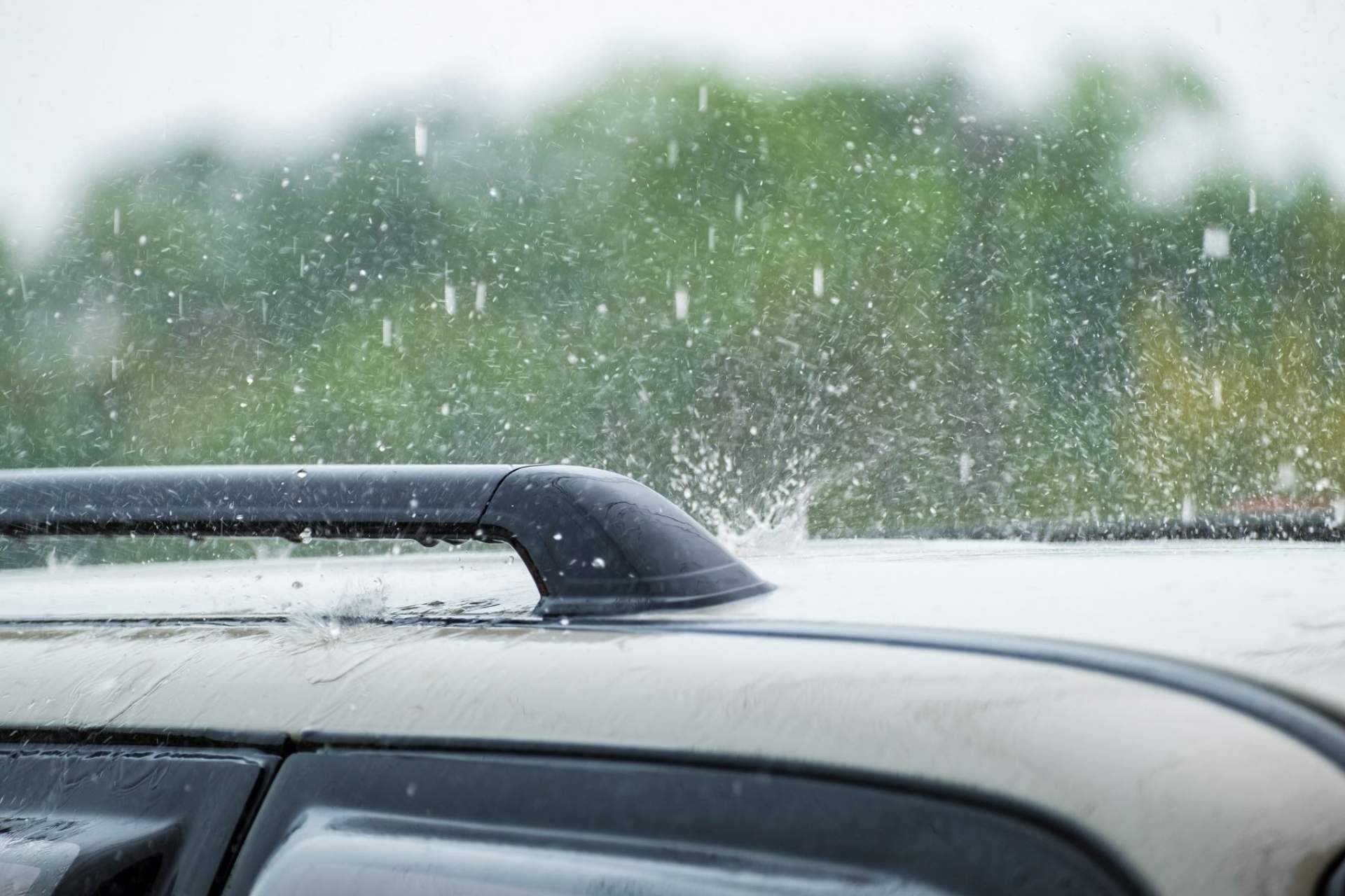 Las herramientas para las reparaciones de coches nuevos en campas afectados por granizo de RSPAutomoción
