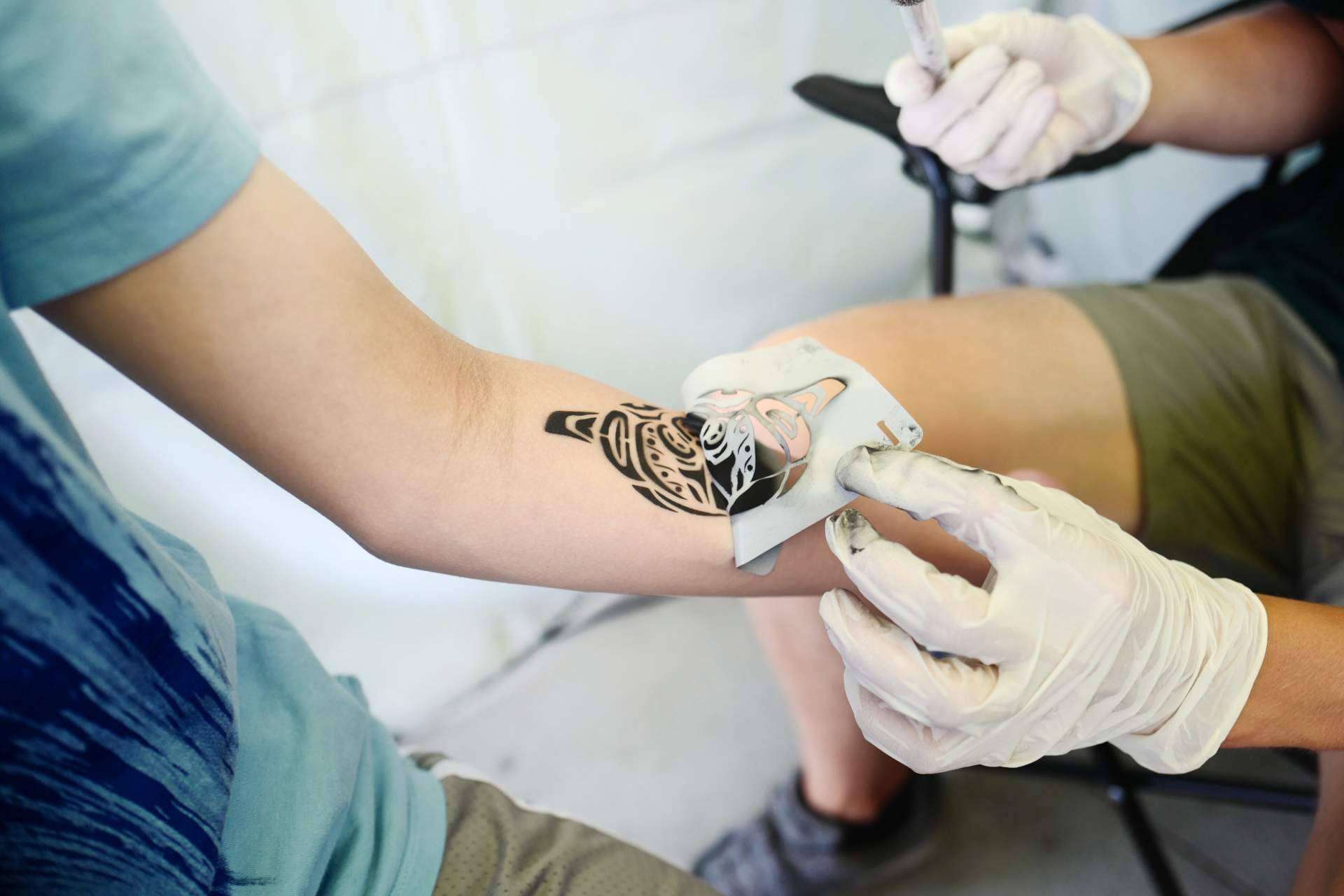 Los tatuajes temporales publicitarios que realiza Uvimark