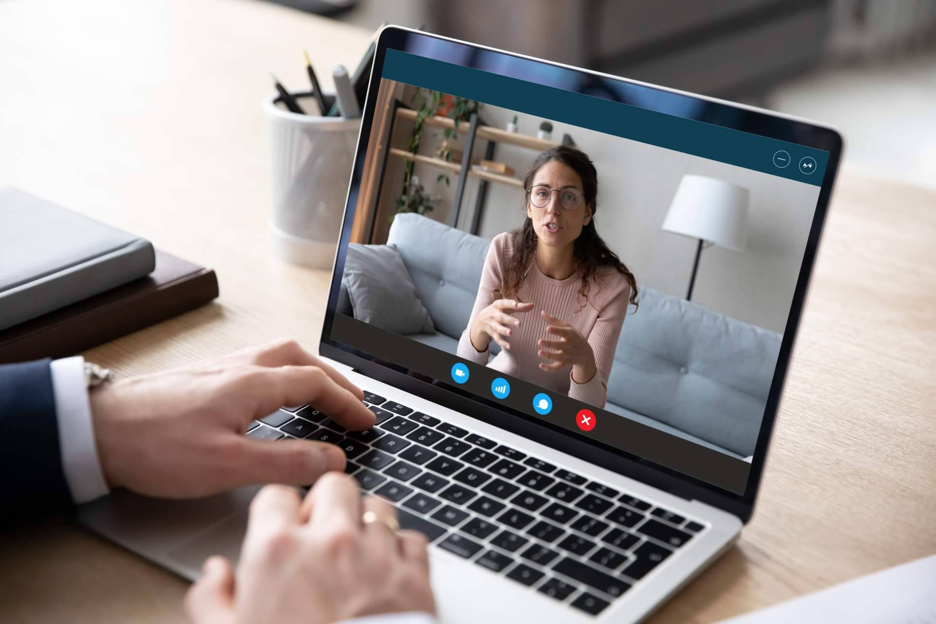 Espacio Oasis: ¿Cuáles son las ventajas e inconvenientes de la terapia online?