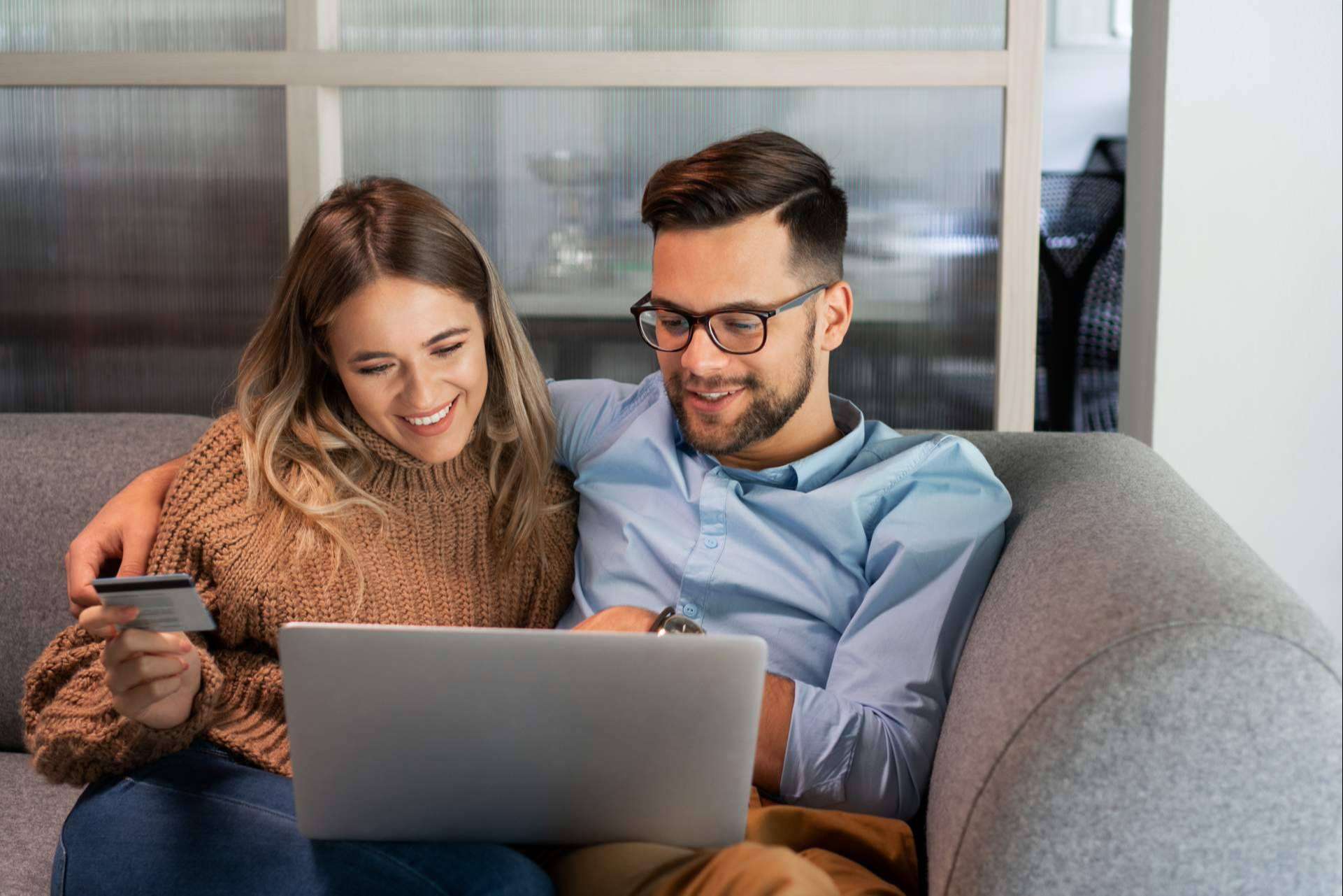 Los beneficios de comprar en A de Ahorro: un nuevo centro comercial online con infinidad de productos