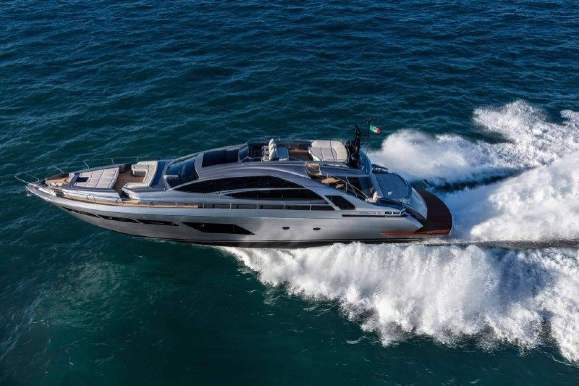 Yacht IN Ibiza ofrece un servicio de alquiler de yate privado