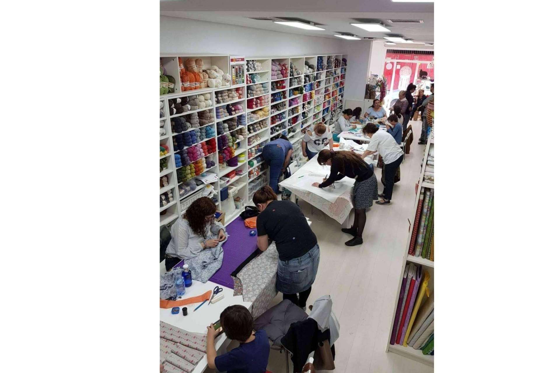 Tienda de lanas y clases de tejido en Madrid: Bichus Club