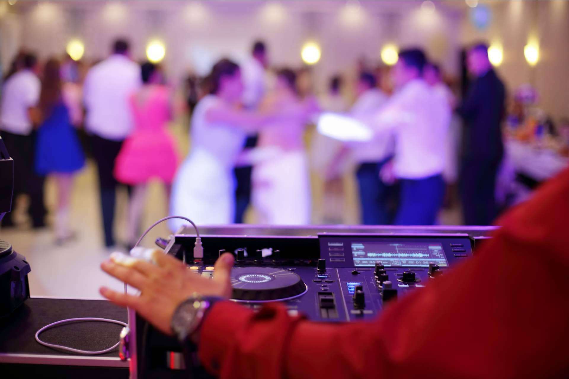 Música y DJ para bodas con Iñaki Musik
