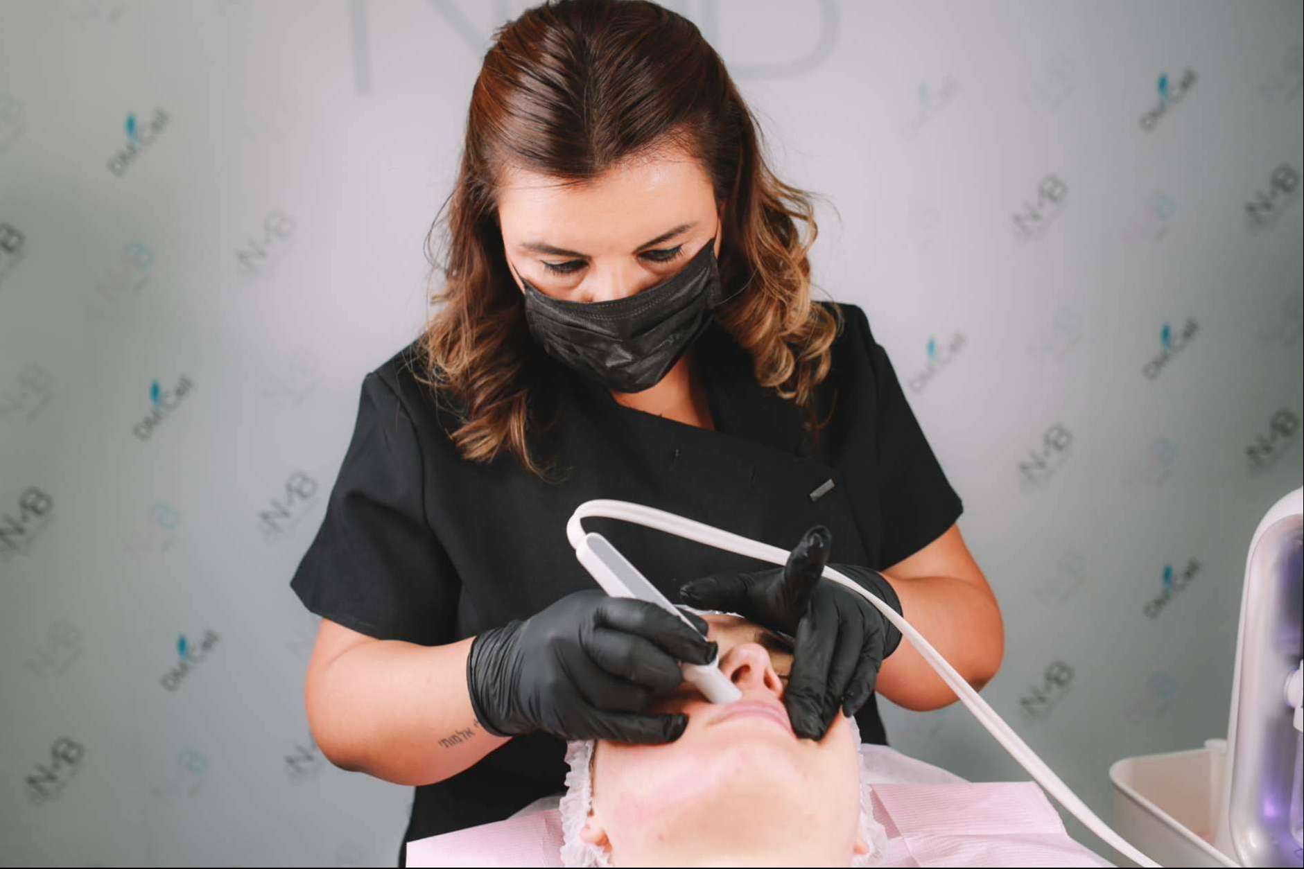 La academia de estética avanzada NMBeauty Academy ofrece cursos de formación para toda España