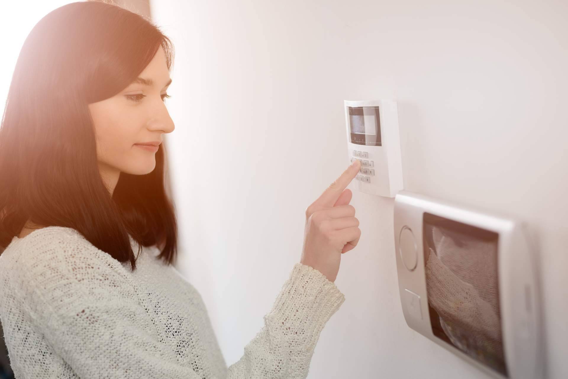 ¿Qué ventajas ofrecen las alarmas para segundas residencias y pymes de Go! Seguridad?