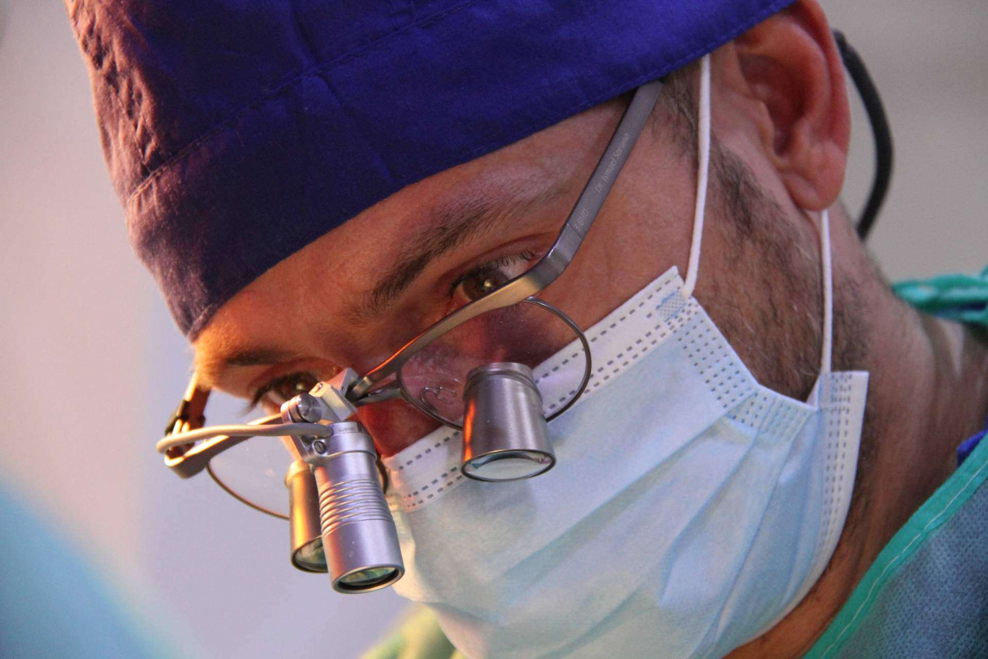 Implantes cigomáticos realizados por el experto cirujano Dr. Ismael Soriano
