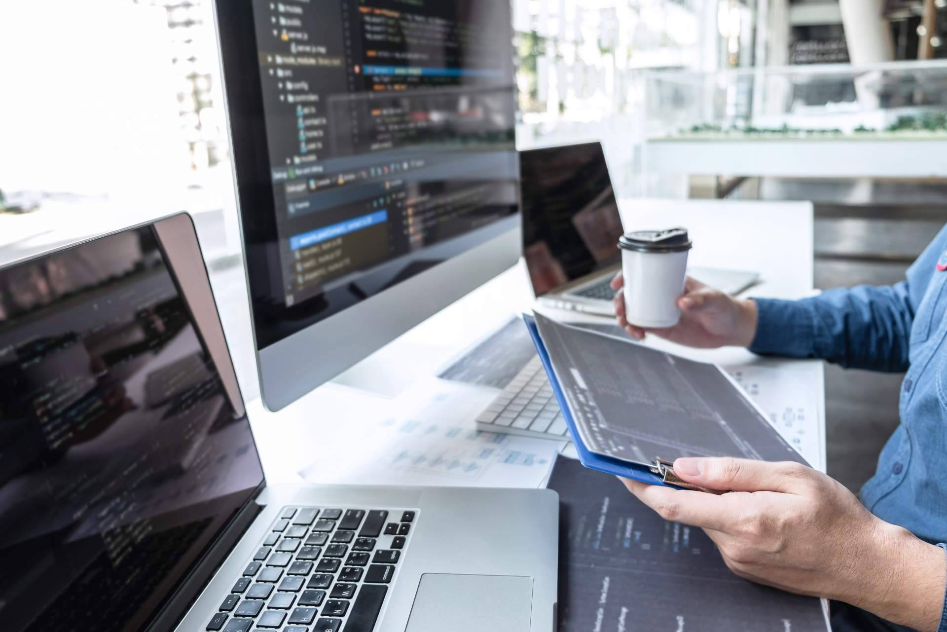¿Cuáles son los riesgos de no implementar un software ERP? por EV4