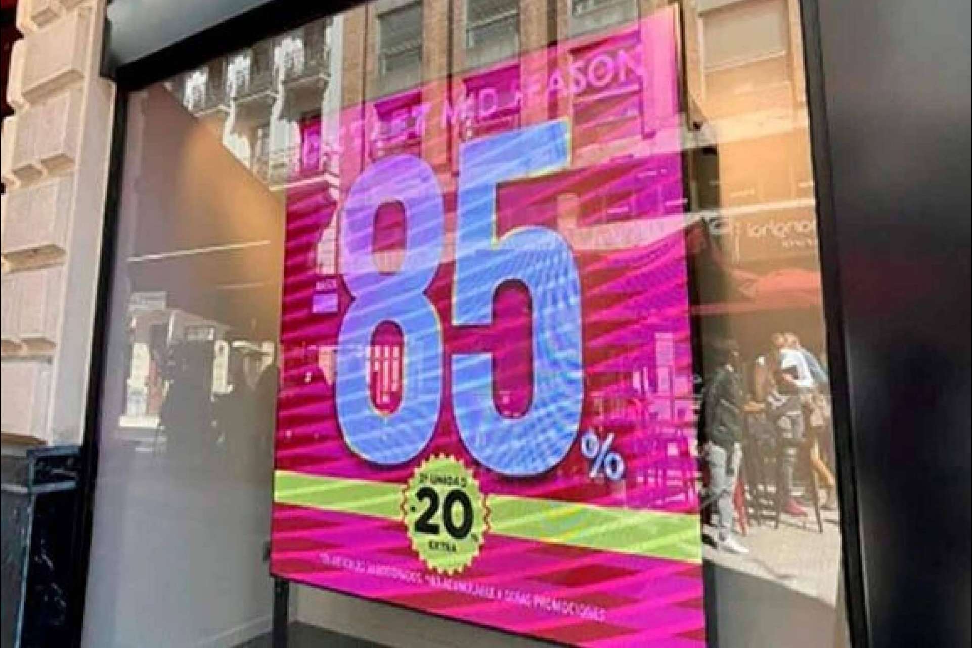 ¿Cómo atraer a los clientes a través de los escaparates? Pantallas LED