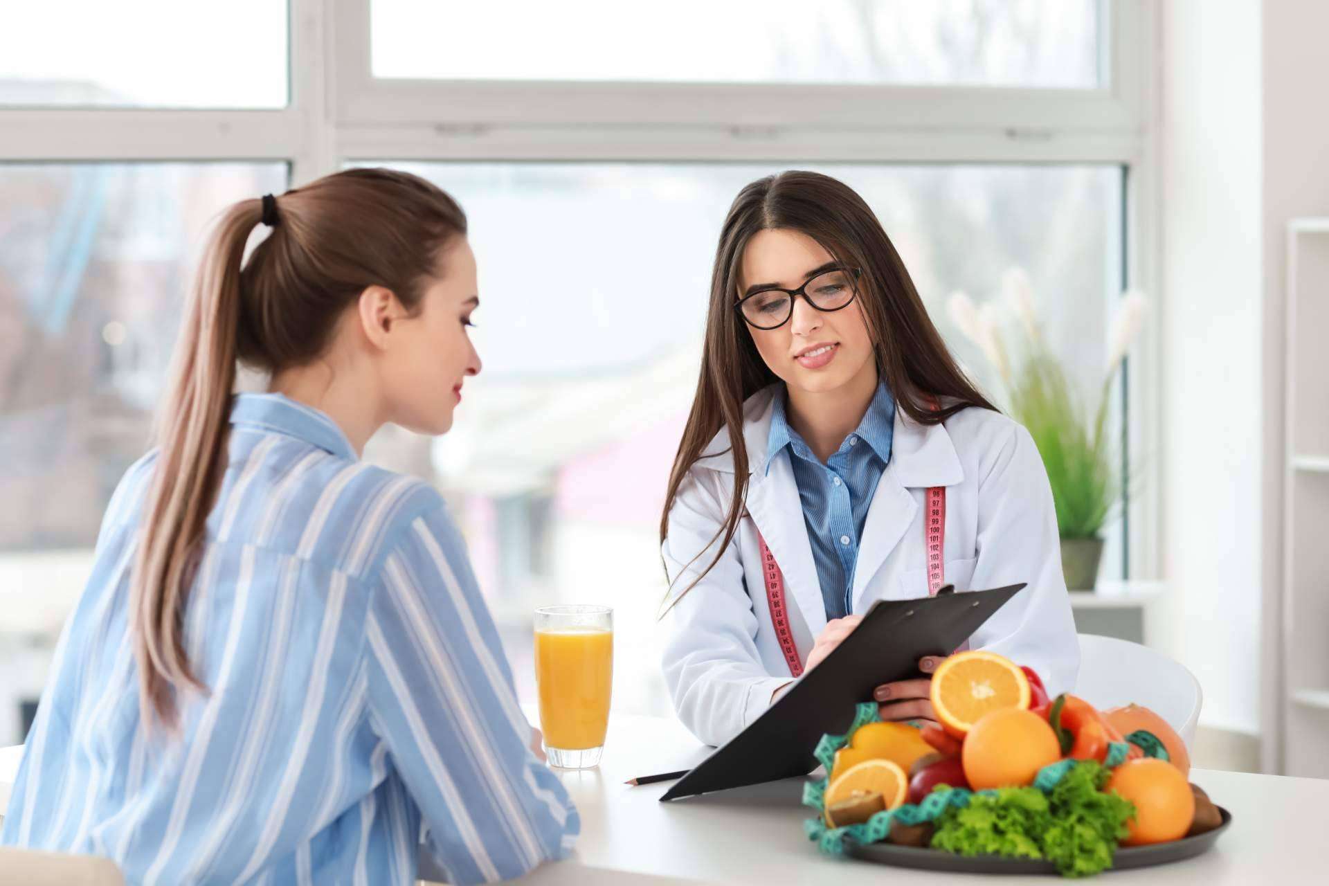 Tu Dietista expone las ventajas de confiar en dietistas y nutricionistas para dietas sin fármacos ni complementos