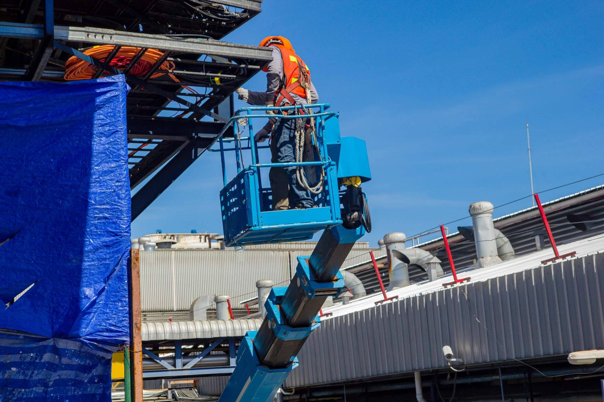¿Qué son los mini elevadores personales?, por Alquilaplat