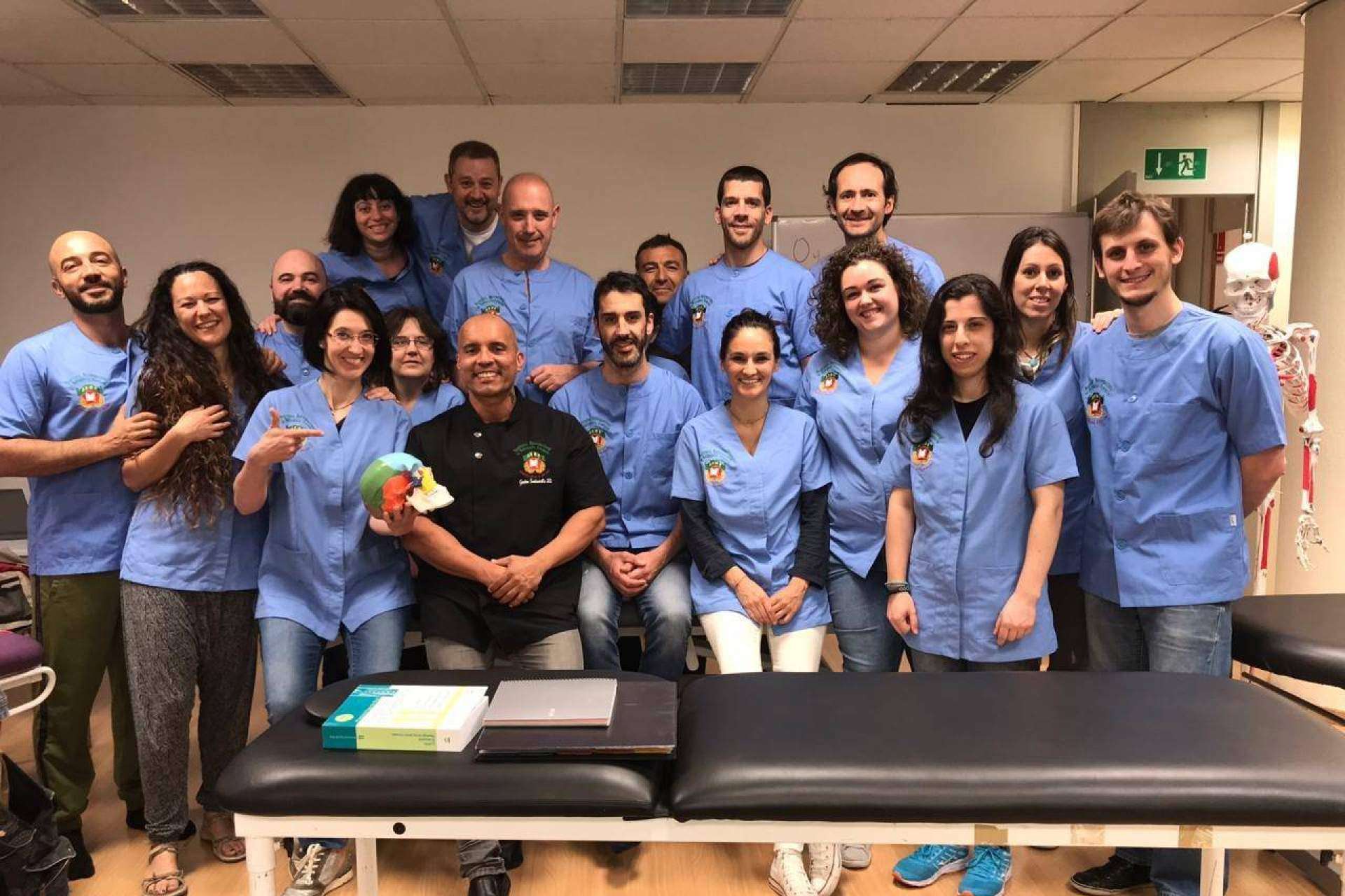 Tratar los dolores cervicales con osteopatía, por Instituto Internacional de Osteopatía Avanzada