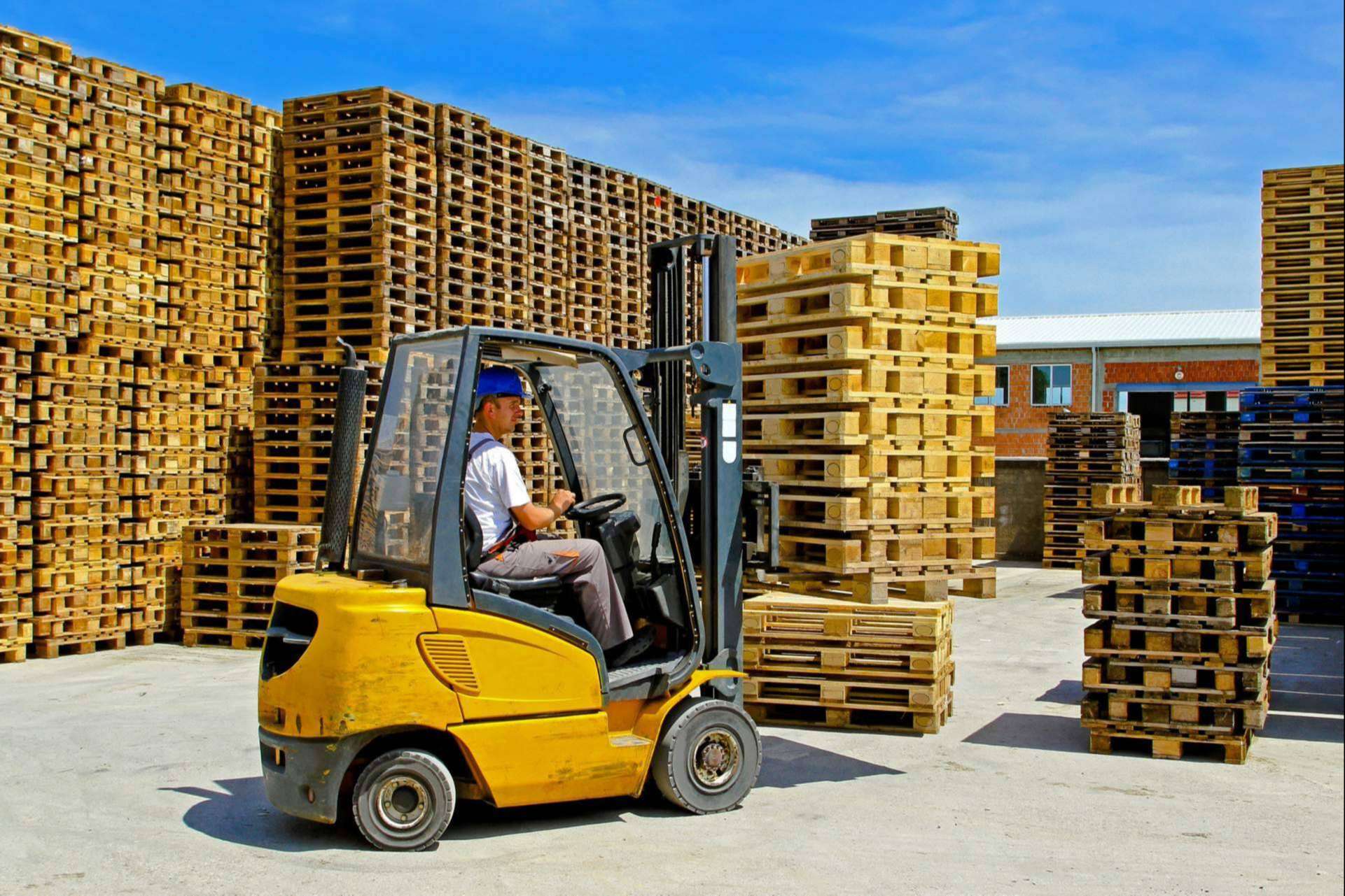 El motor de arranque es uno de los recambios principales de las carretillas elevadoras de Recambios de Carretillas RRP
