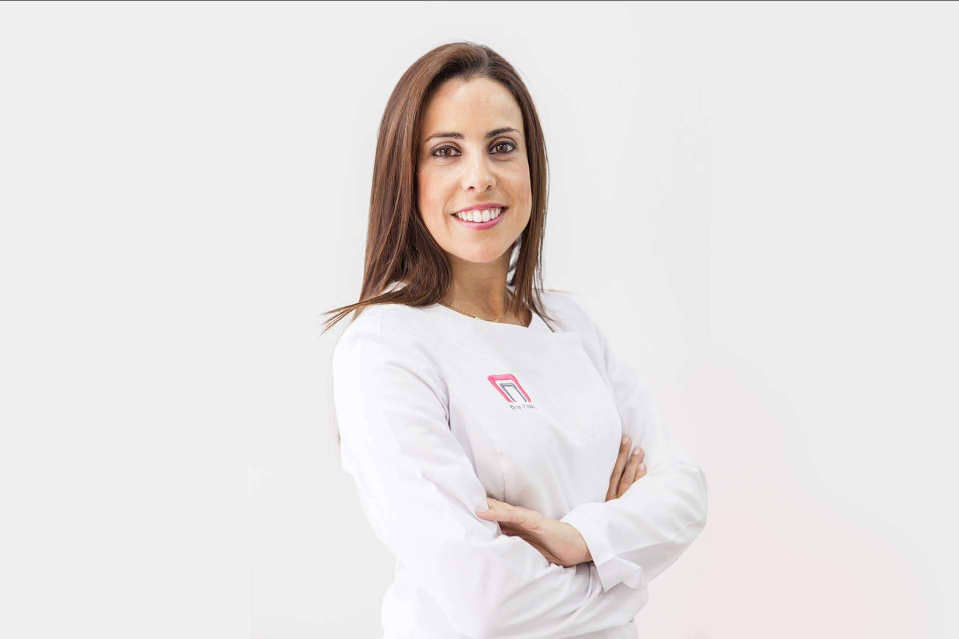 Paula Vidal, la especialista en estética dental, presenta su libro Mímame la boca para el cuidado de la salud bucodental desde los 0 a los 18 años