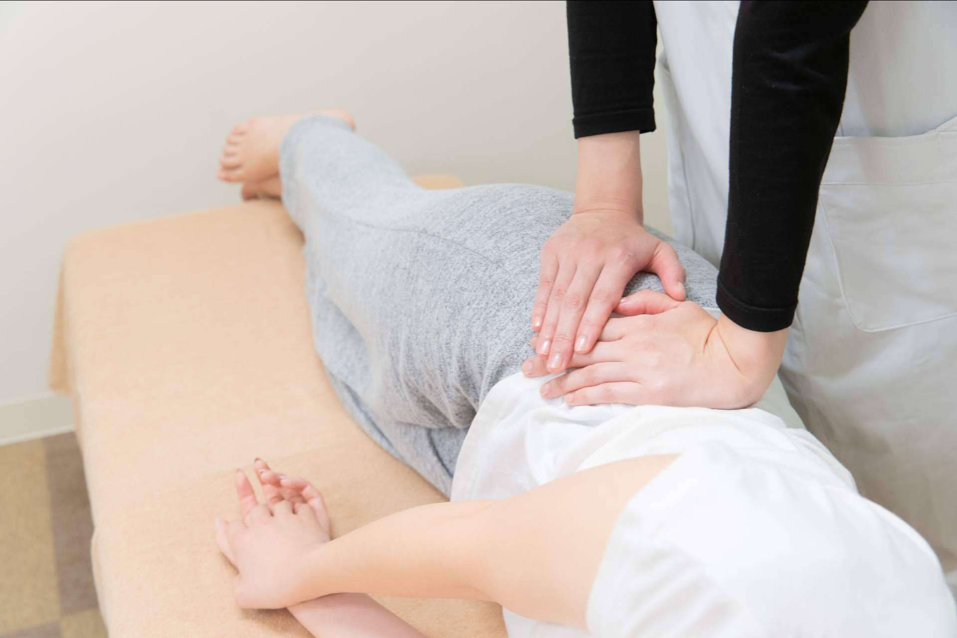 ¿Cómo afecta la inclinación de la pelvis?, explicado por Atlas Vital