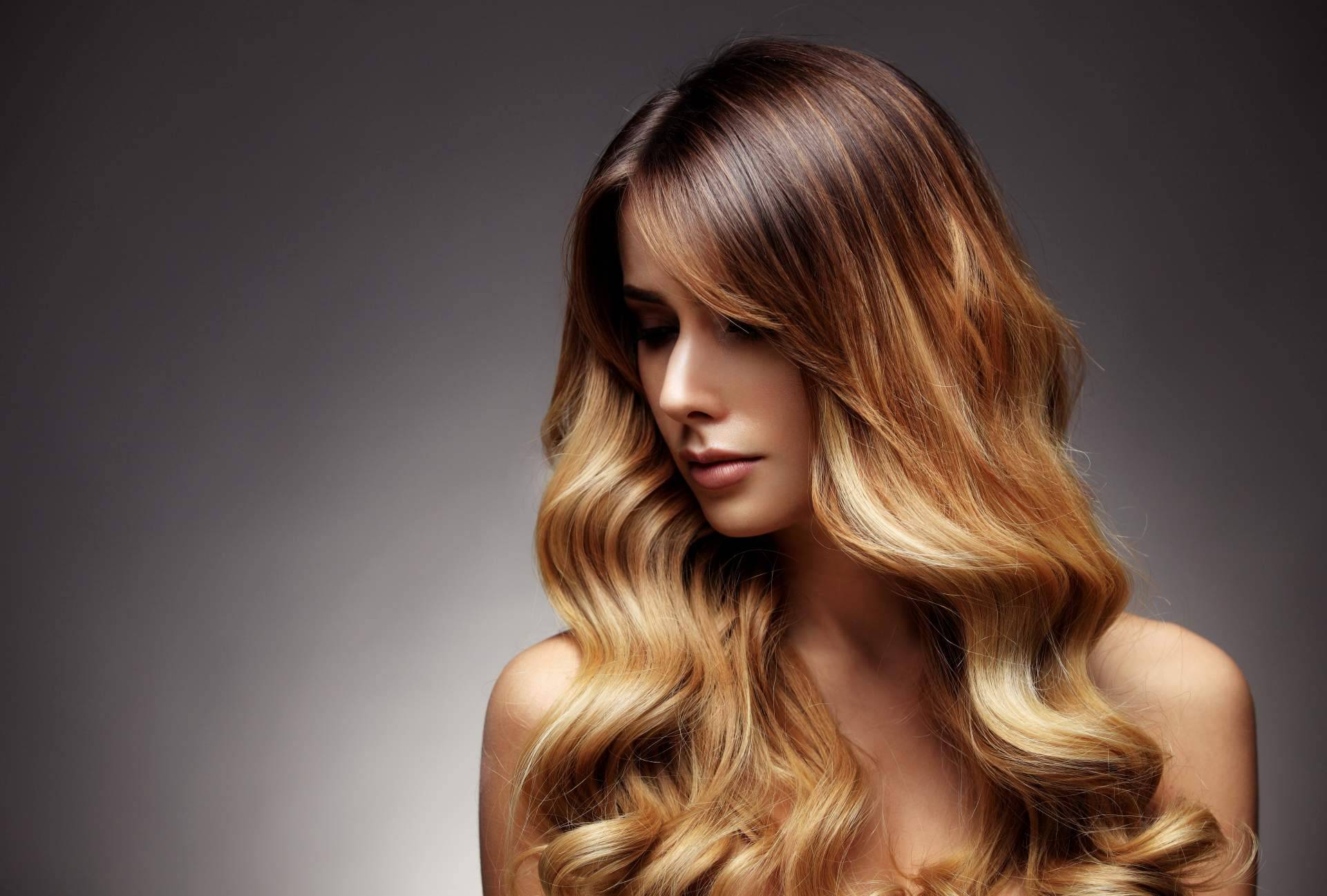 Goldplex, el tratamiento para reconstruir el cabello de la mano de CharoConector Healthy Style