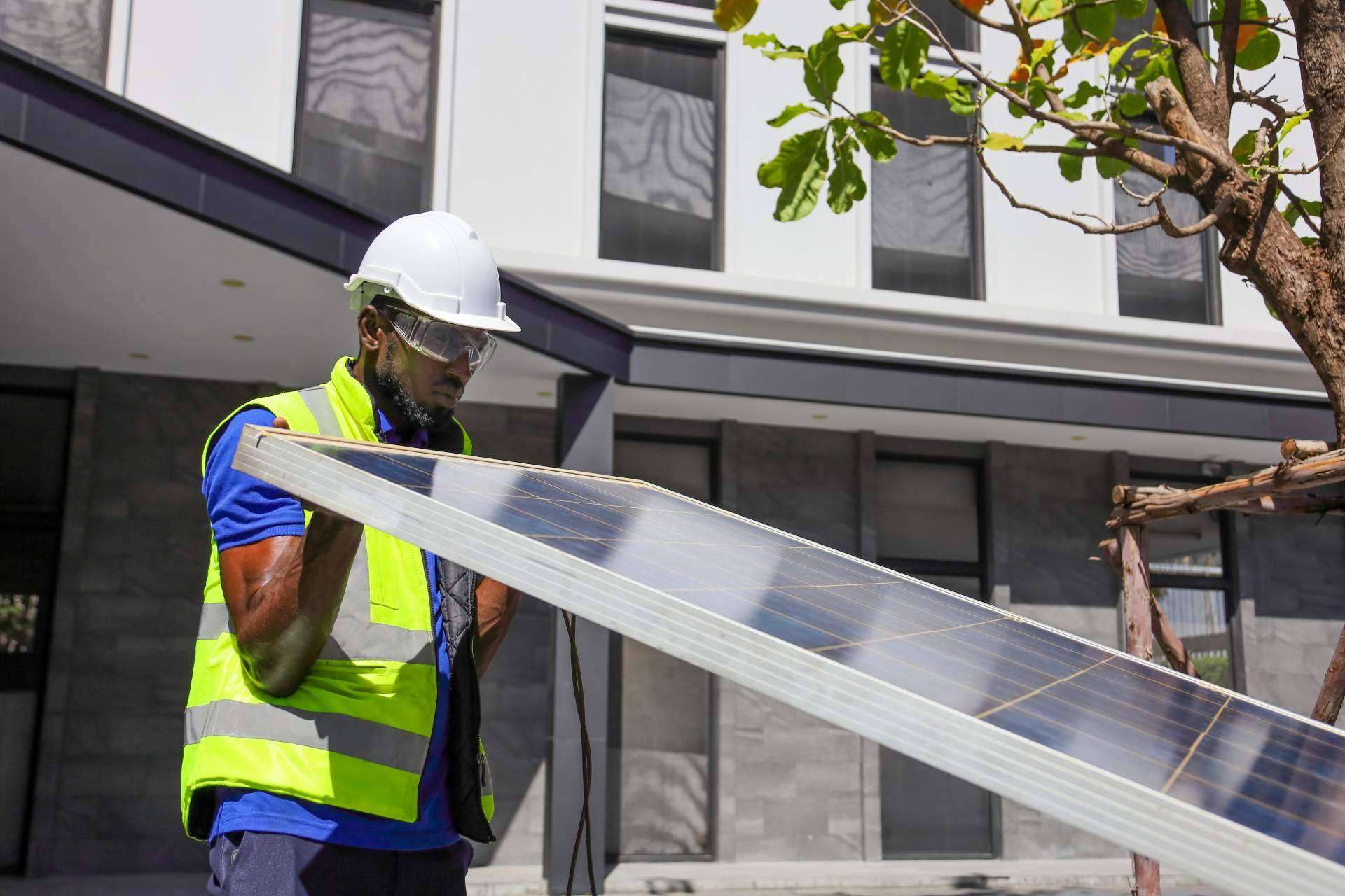 ¿Cómo engañan los vendedores de energía solar según Solar Energy?