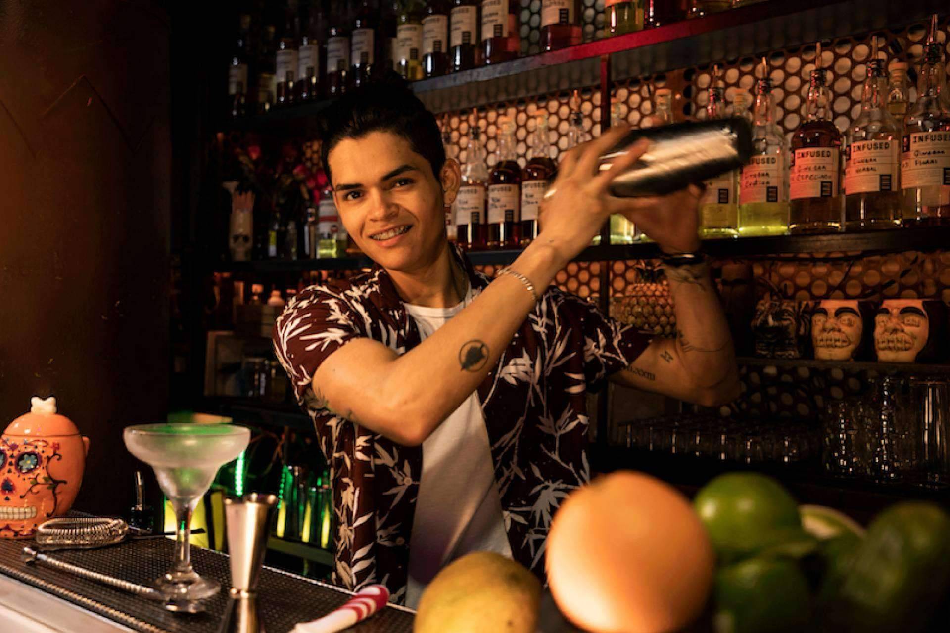 El bartending vuelve a ser tendencia, según explica la ESCOM