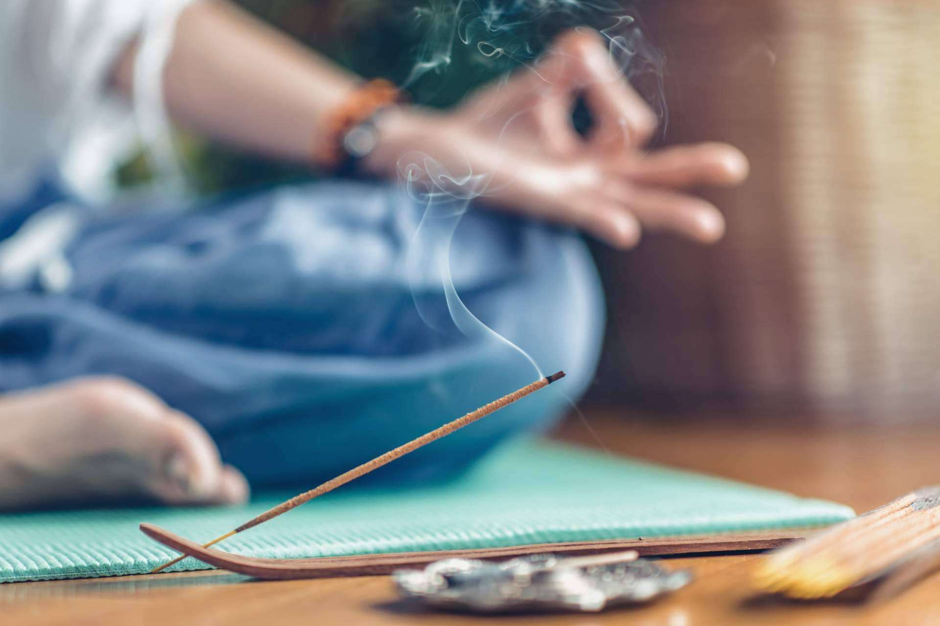 Om Mindfulness imparte, de forma presencial y online, cursos de meditación