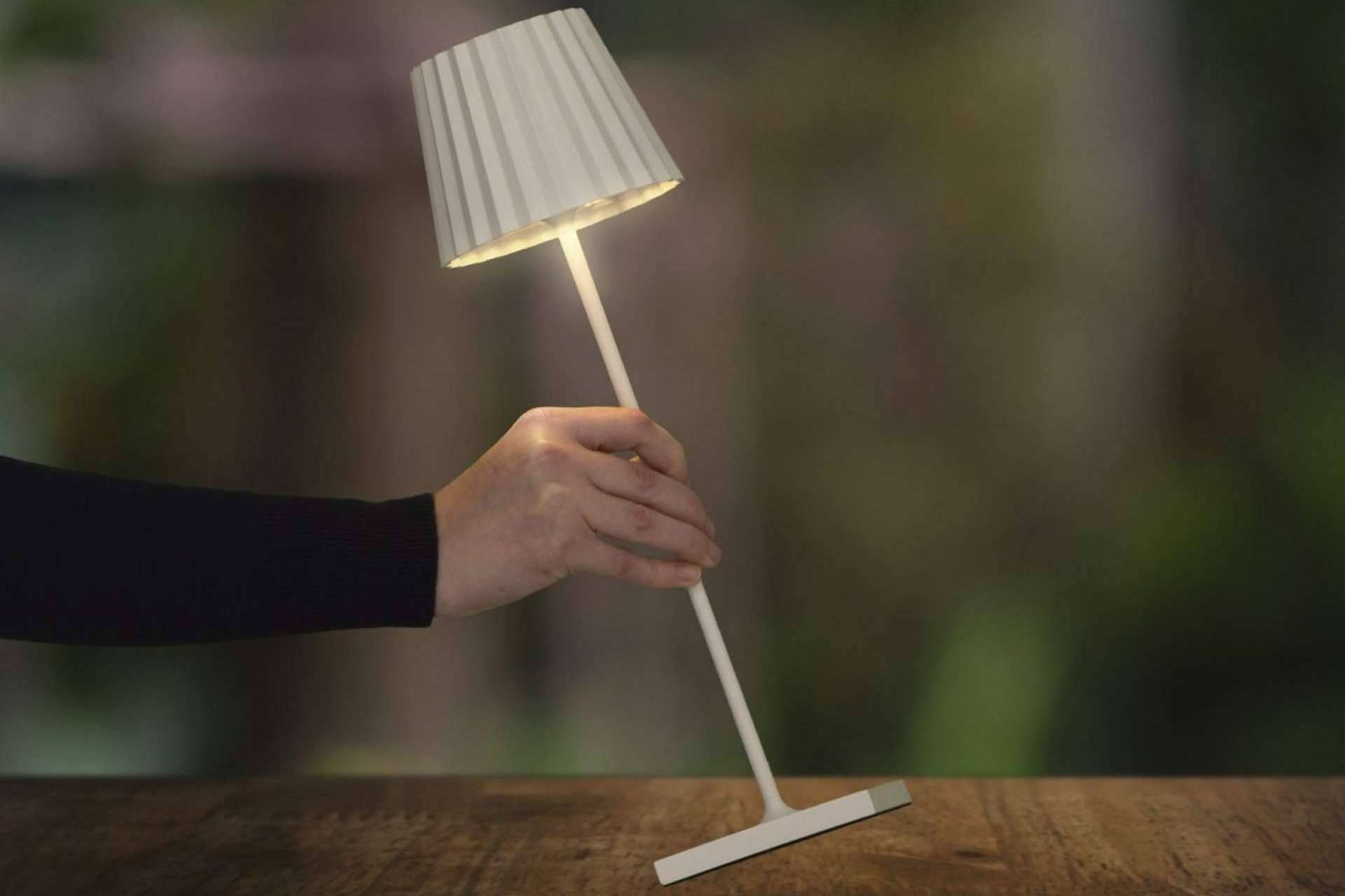 Conseguir un hogar o negocio acogedor gracias a la iluminación decorativa disponible en Soiart Distribución
