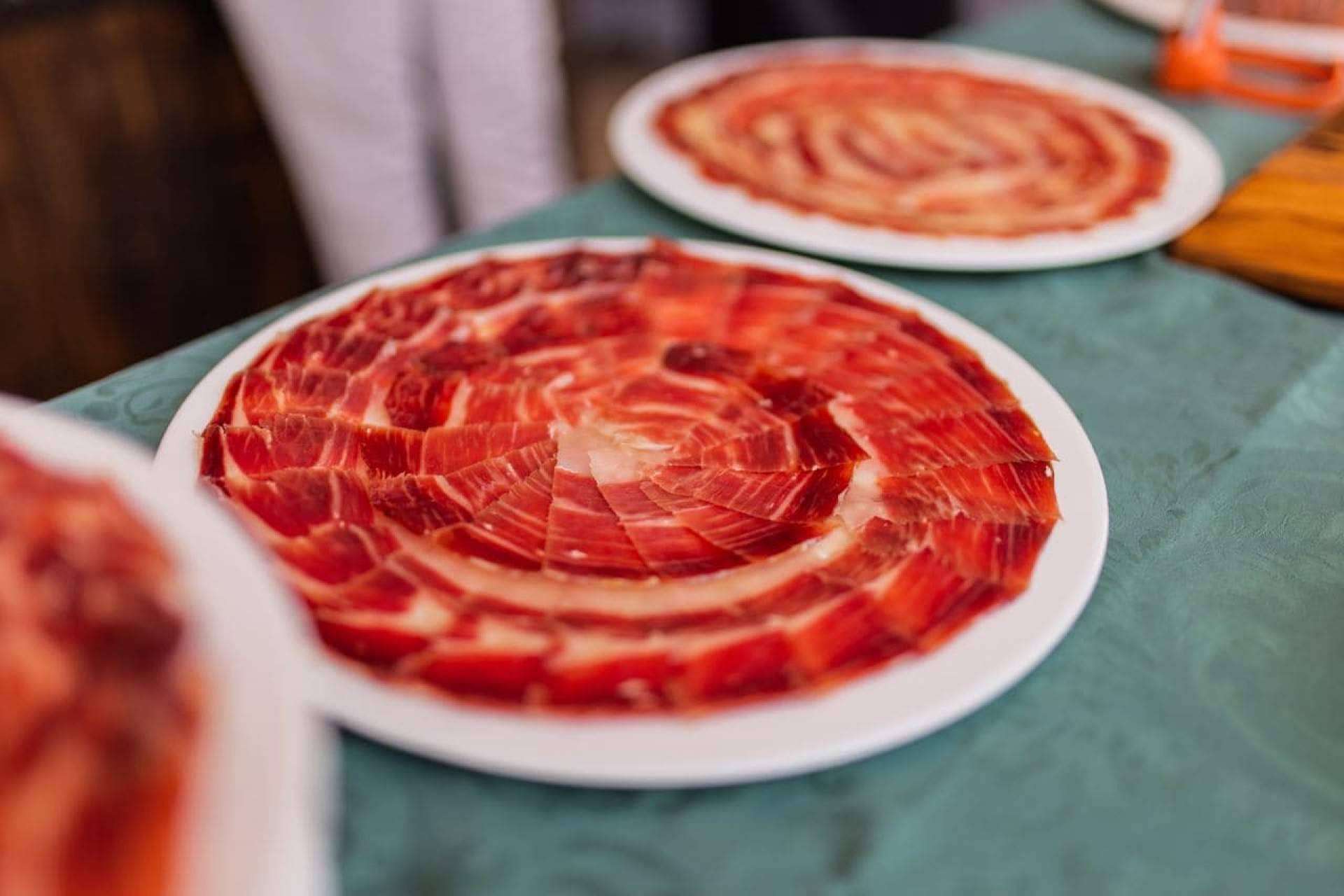 ¿Por qué el jamón ibérico de bellota de La Abadía Ibéricos es un buen regalo para hacer en Navidad?
