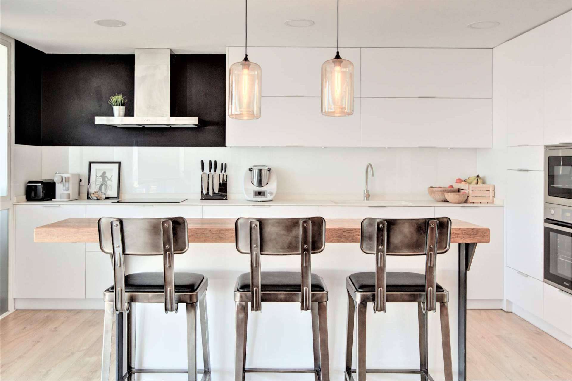 ¿Cuáles son los beneficios de tener una buena iluminación en los espacios?, según Decorando Tu Espacio