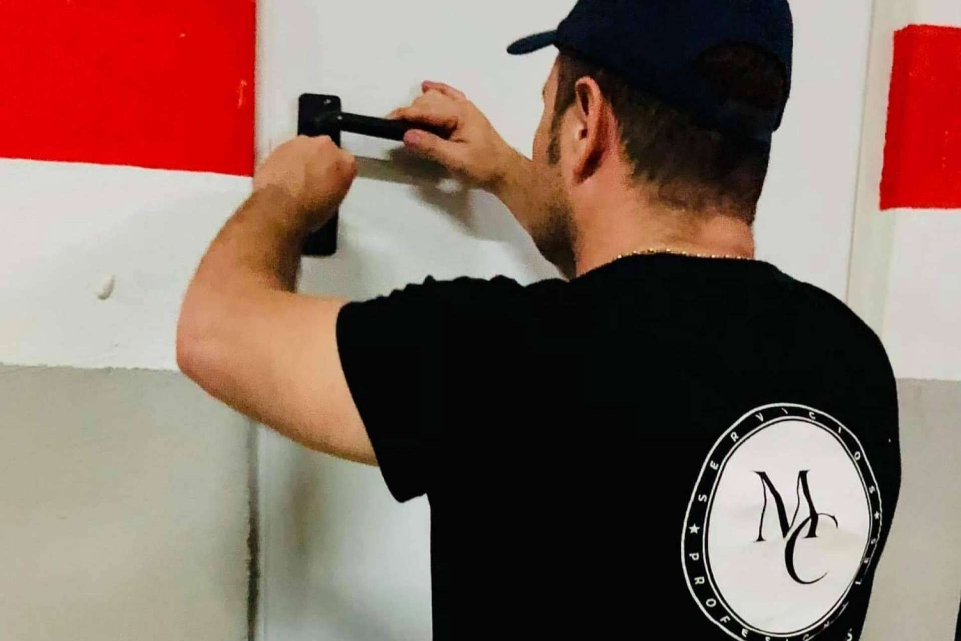 Servicios de cerrajero urgente y no urgente Valencia en MC Servicios Profesionales