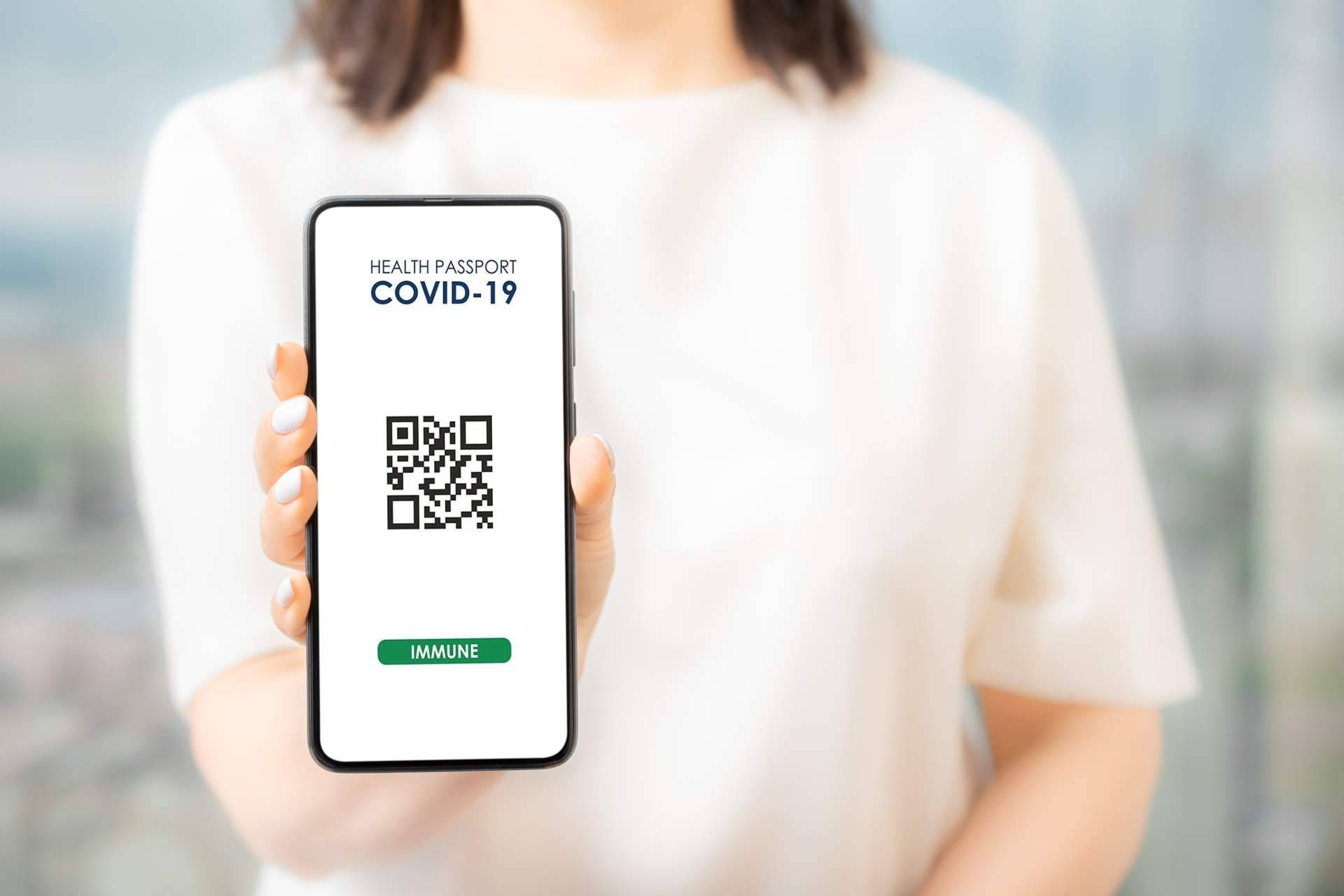 ¿Pueden las compañías exigir el pasaporte COVID o la vacunación a sus trabajadores?