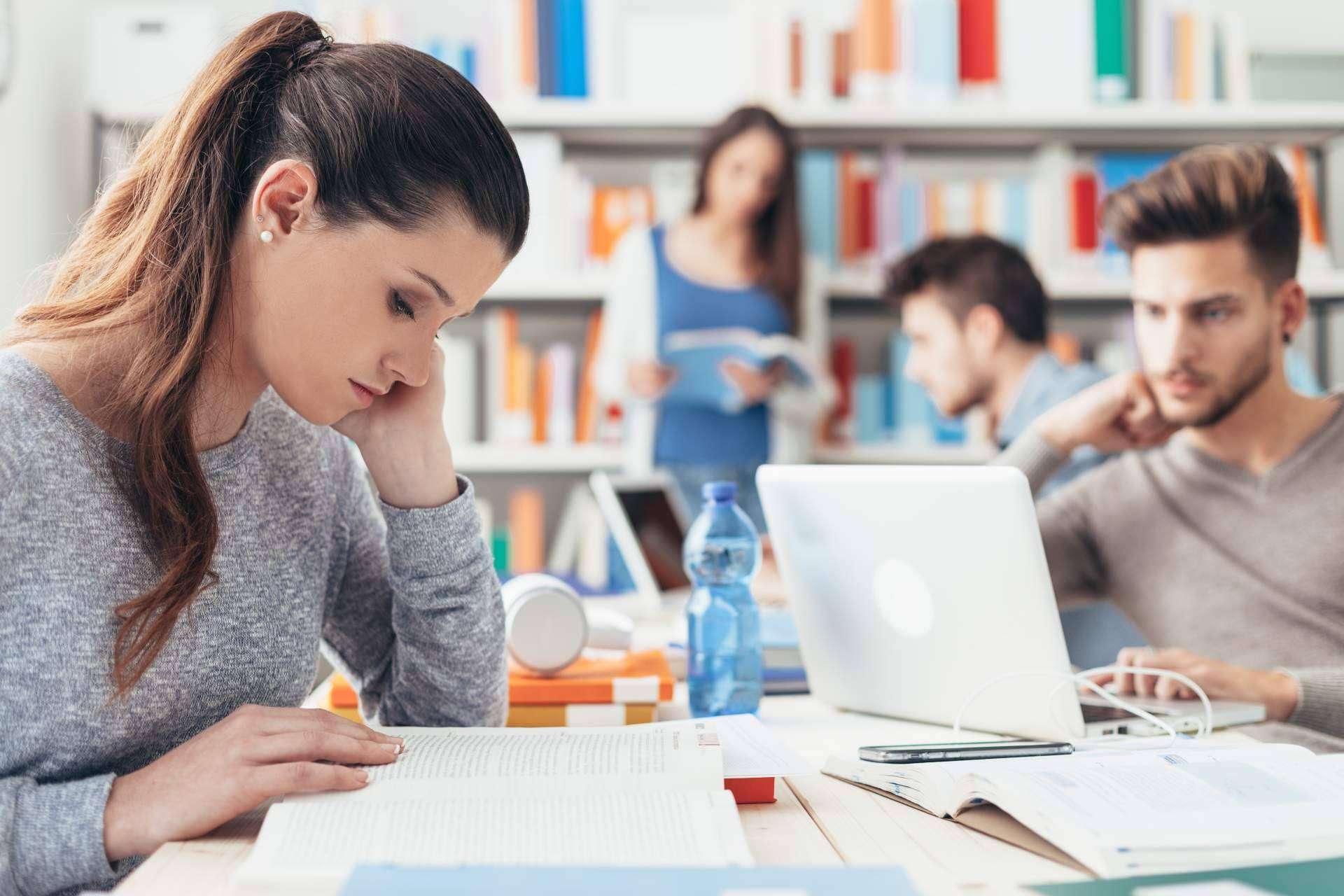 Ayuda Universitaria brinda un antiplagio gratis