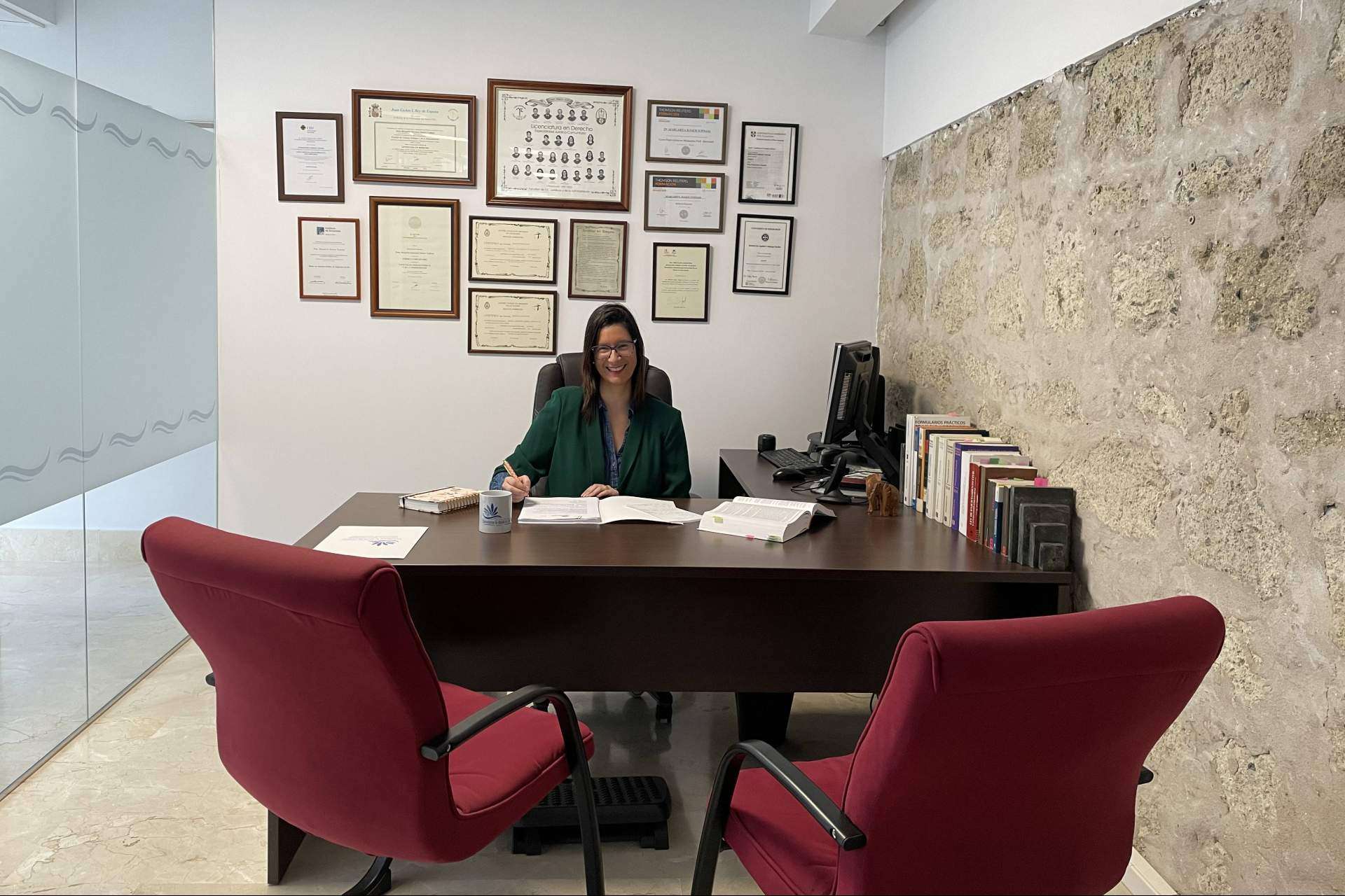 Cancelar las deudas de los clientes mediante la Ley de Segunda Oportunidad  de la mano del despacho de abogados Cancelamos tu deuda en Canarias